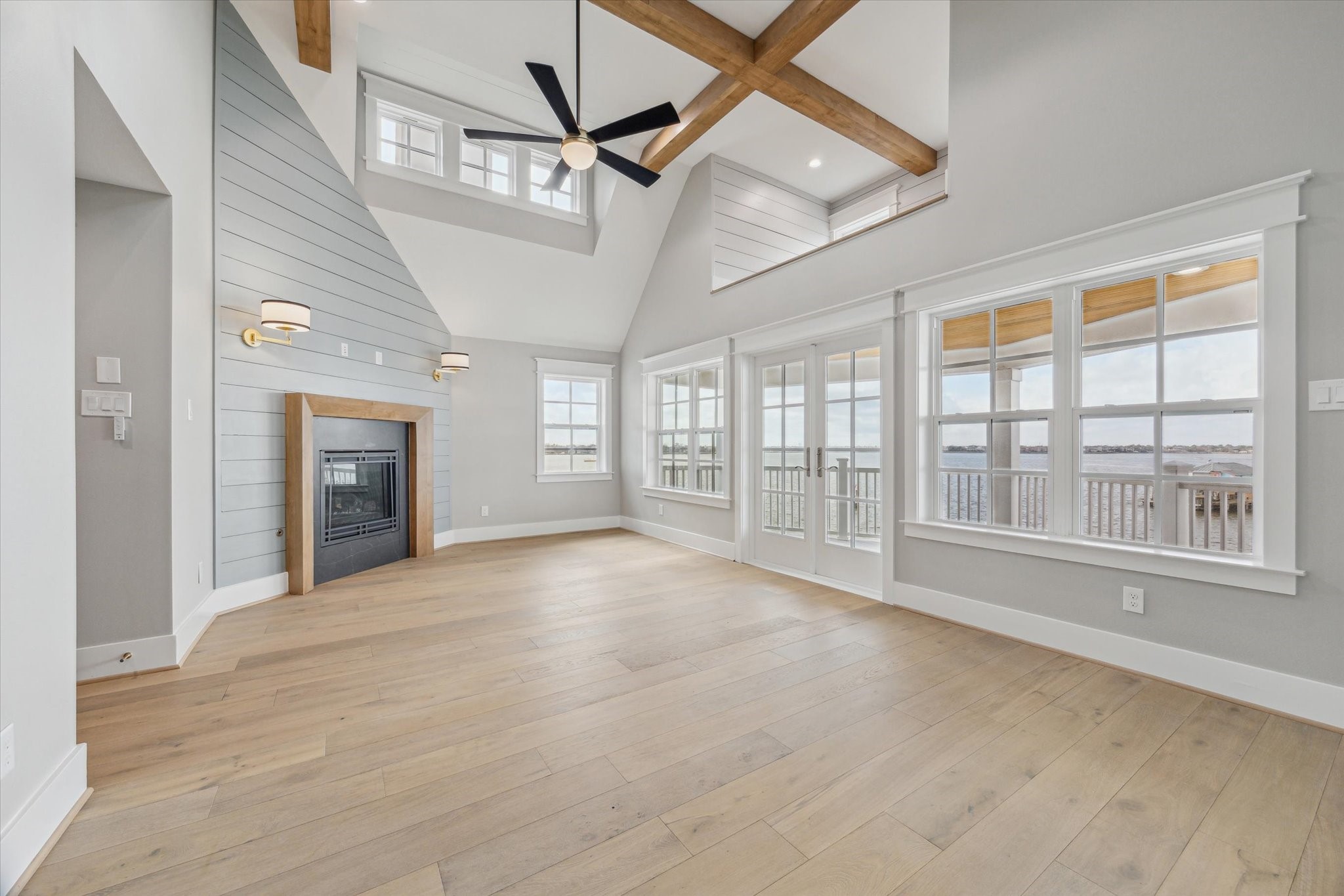 2447 Lakewood Pointe