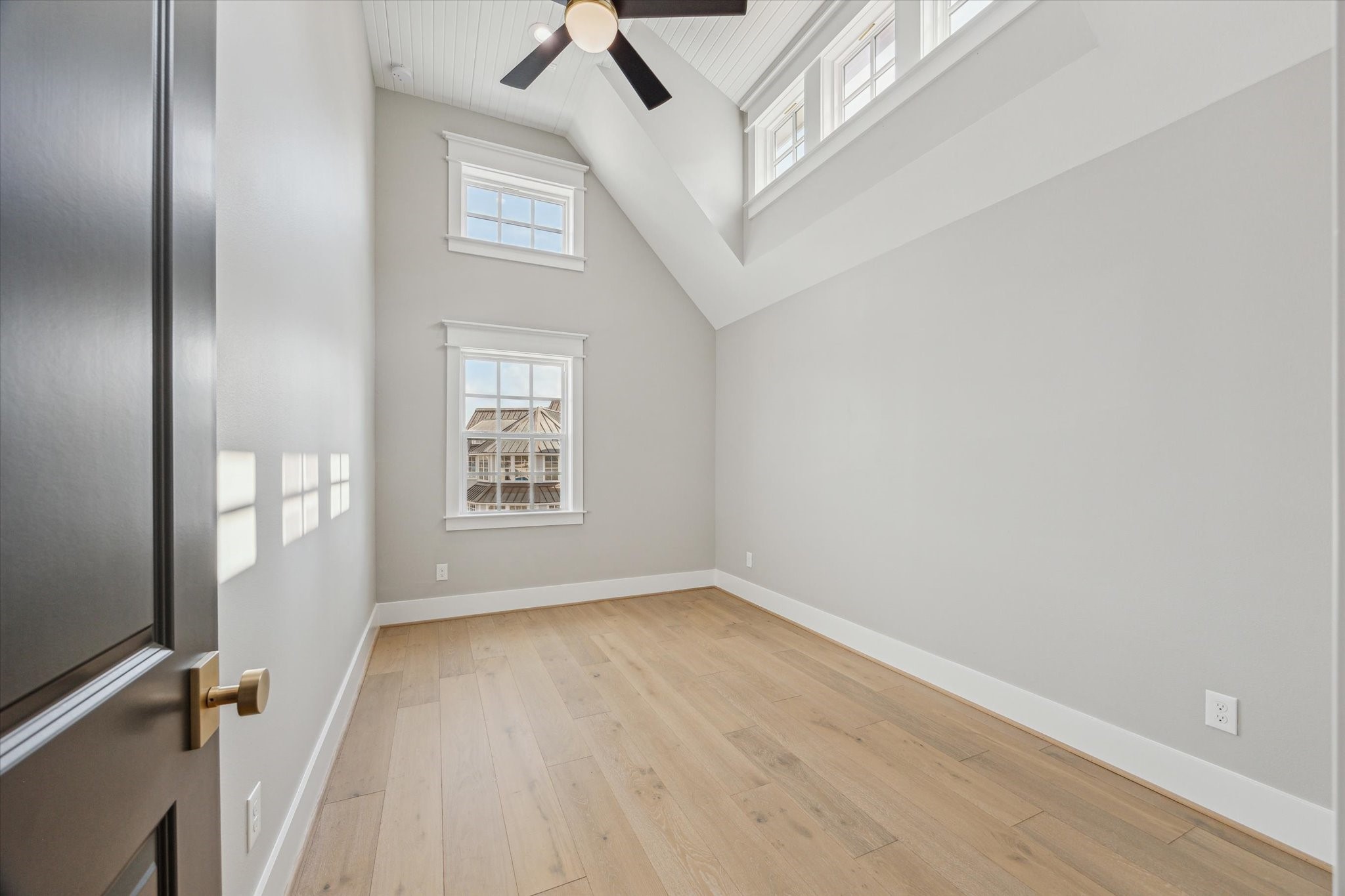 2447 Lakewood Pointe