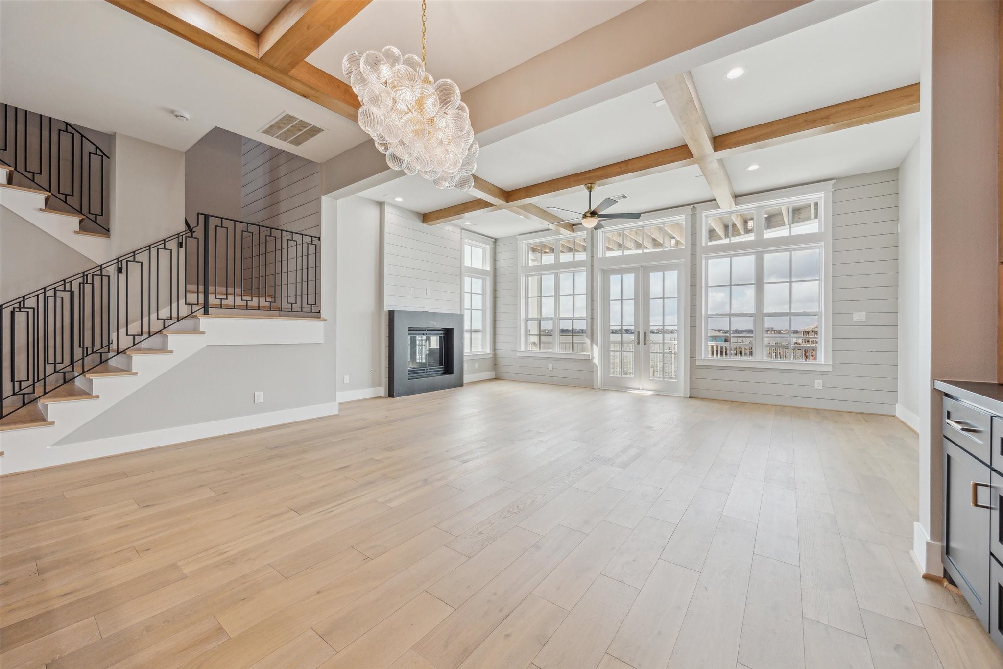 2447 Lakewood Pointe