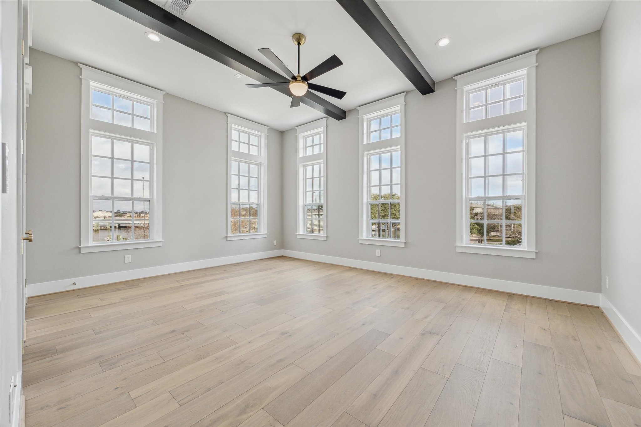 2447 Lakewood Pointe
