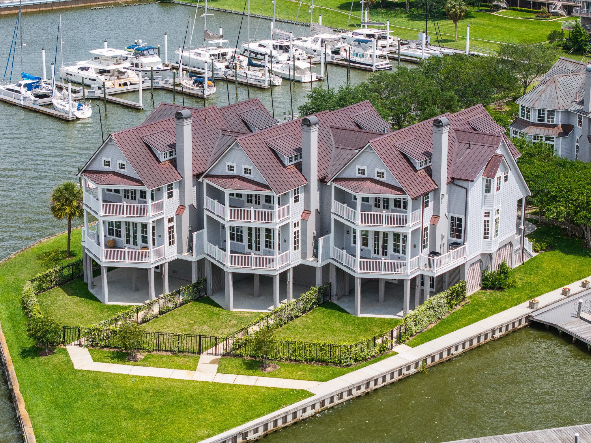 2447 Lakewood Pointe