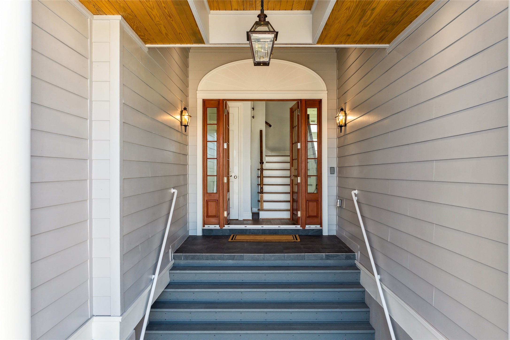 2447 Lakewood Pointe