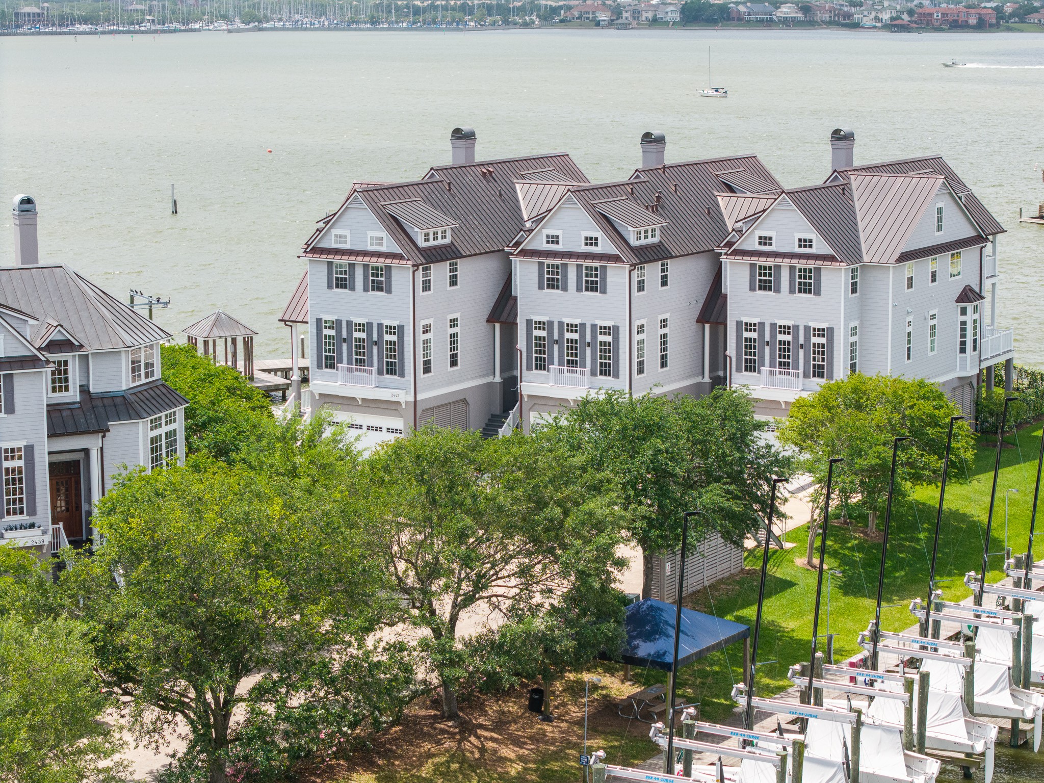 2447 Lakewood Pointe