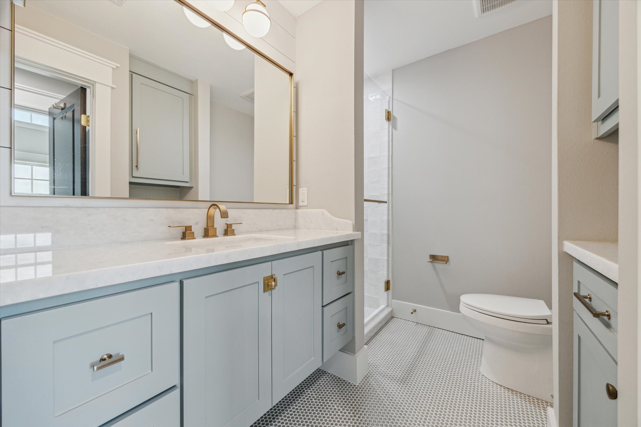 2447 Lakewood Pointe