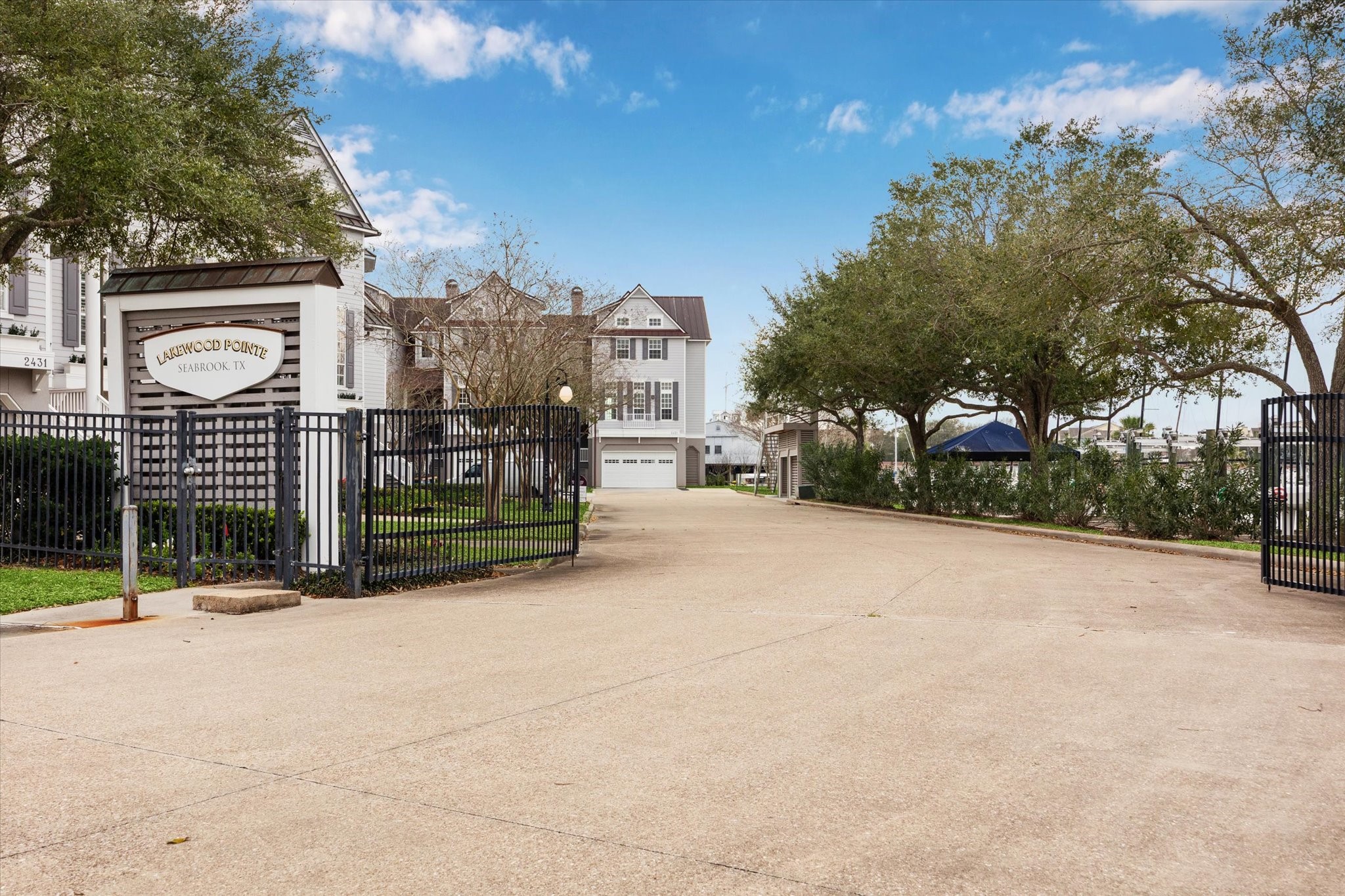 2447 Lakewood Pointe