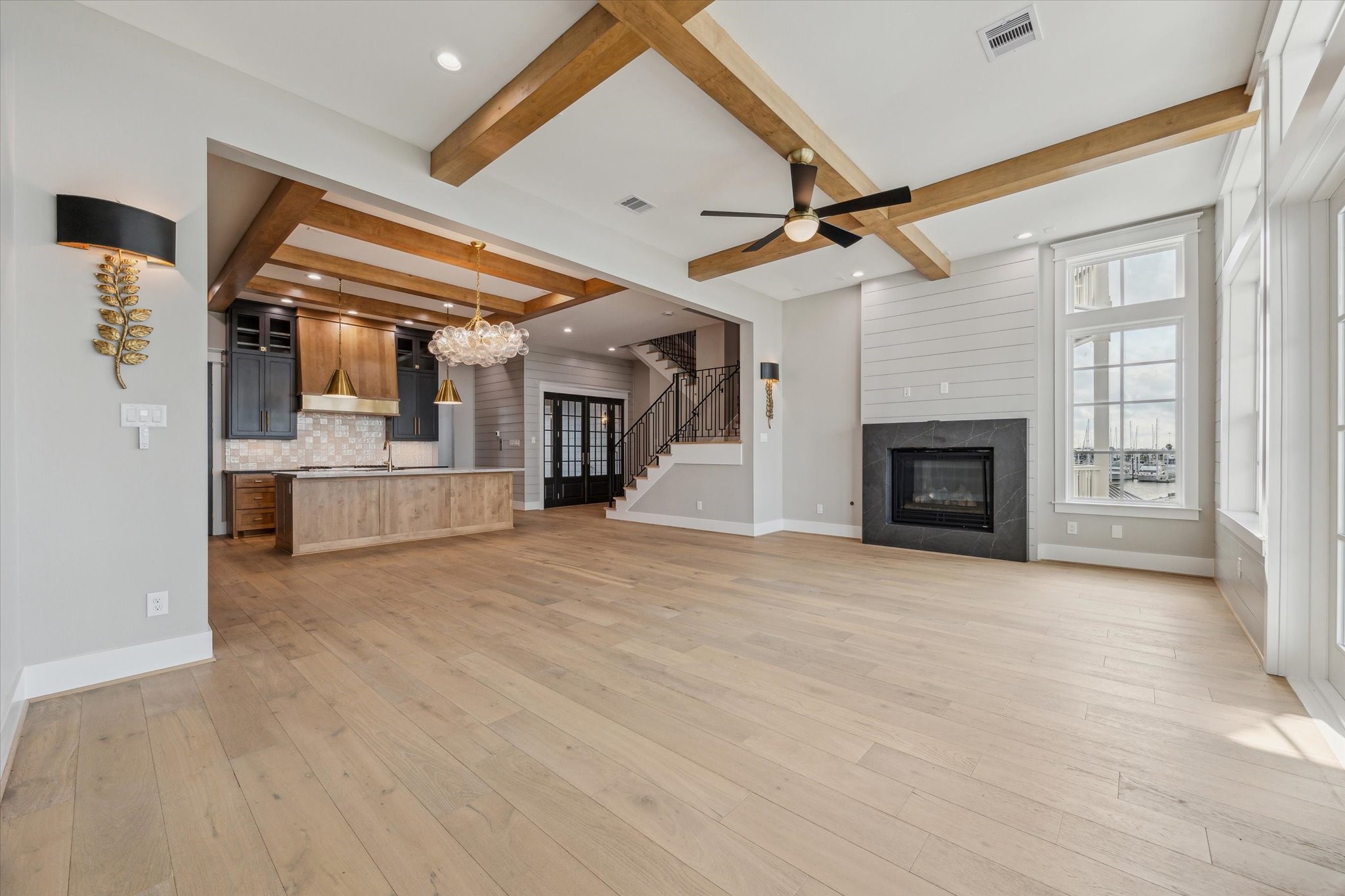 2447 Lakewood Pointe