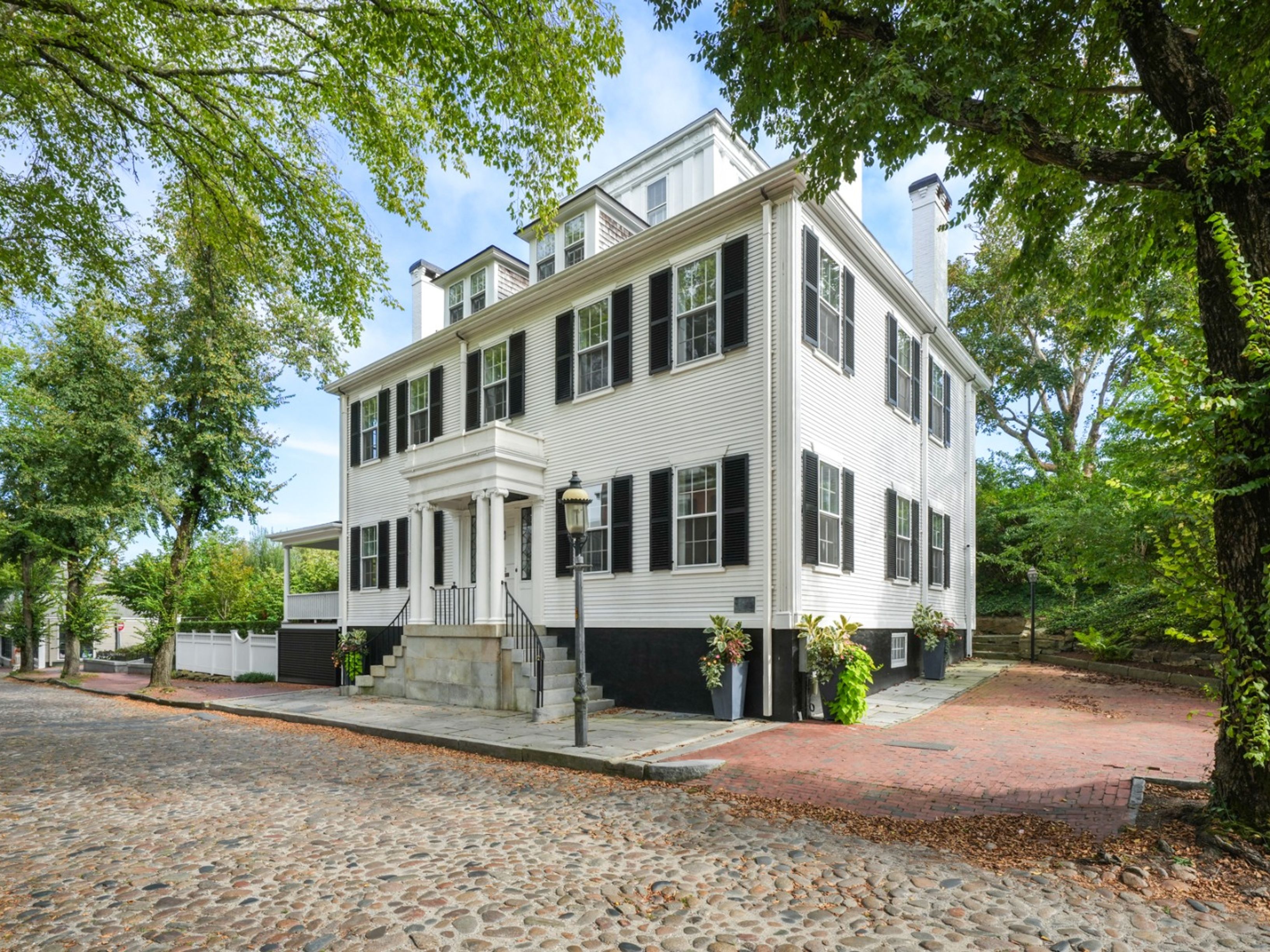 72 Main Street 