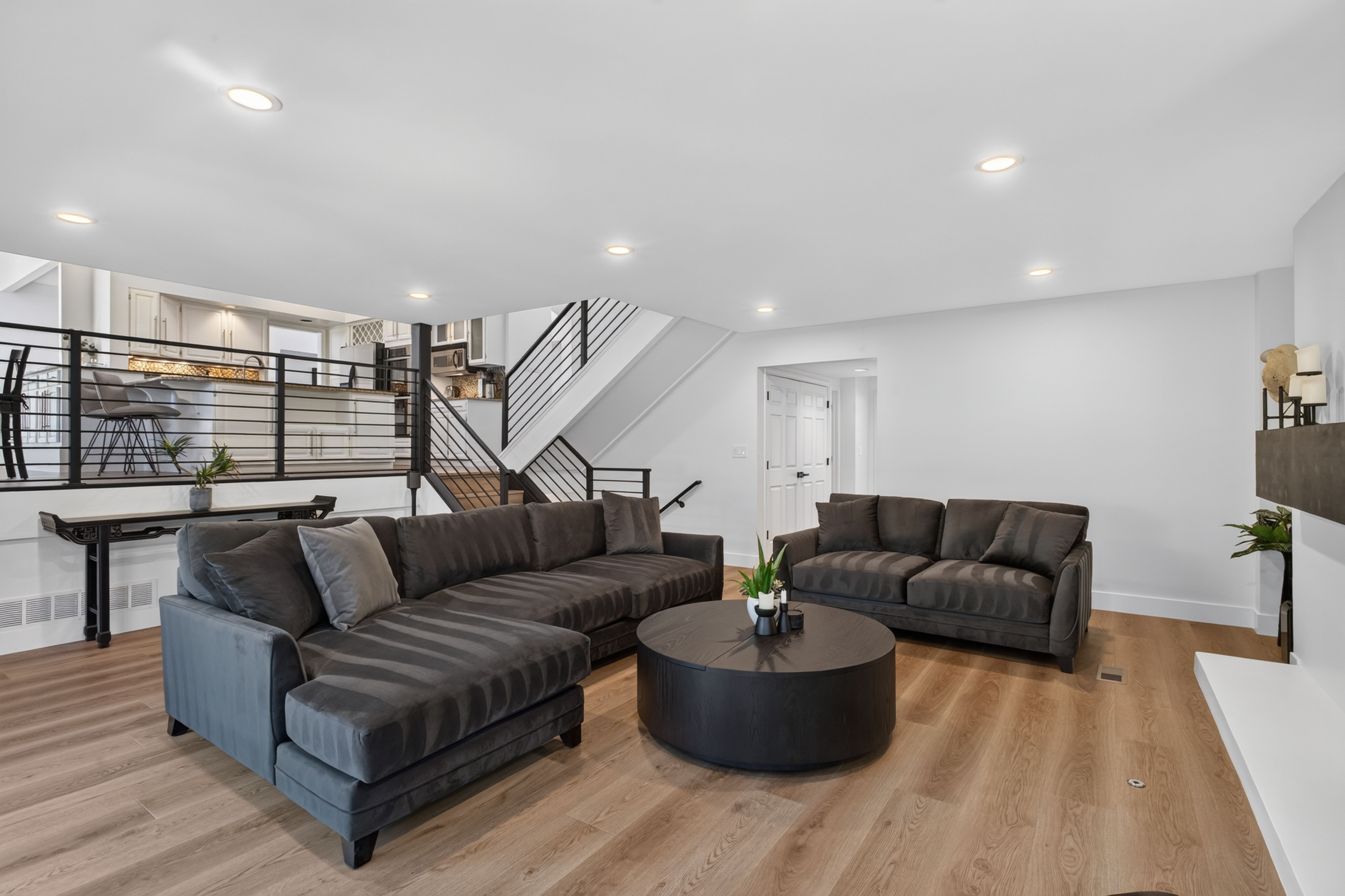 5373 E Links Circle