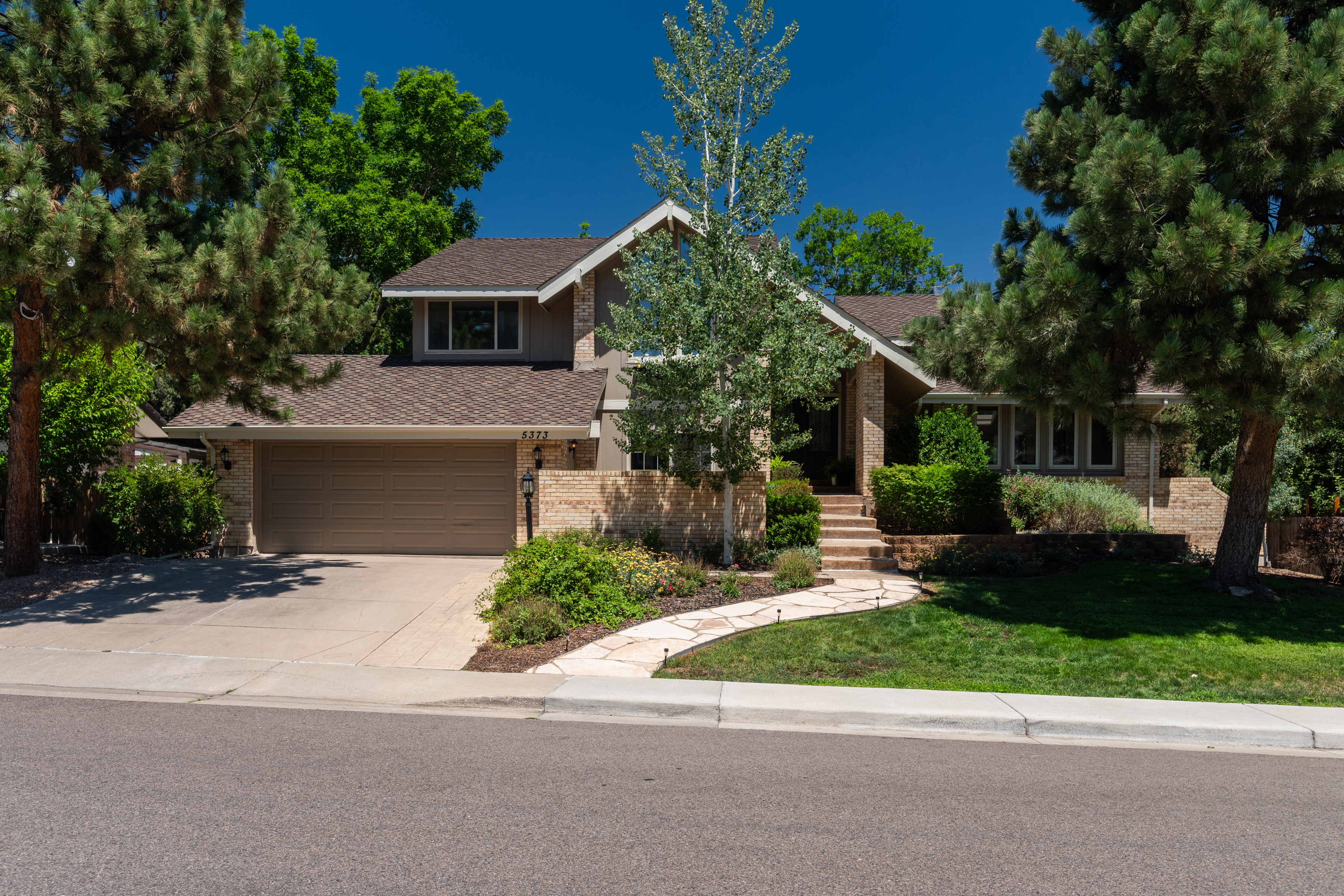 5373 E Links Circle