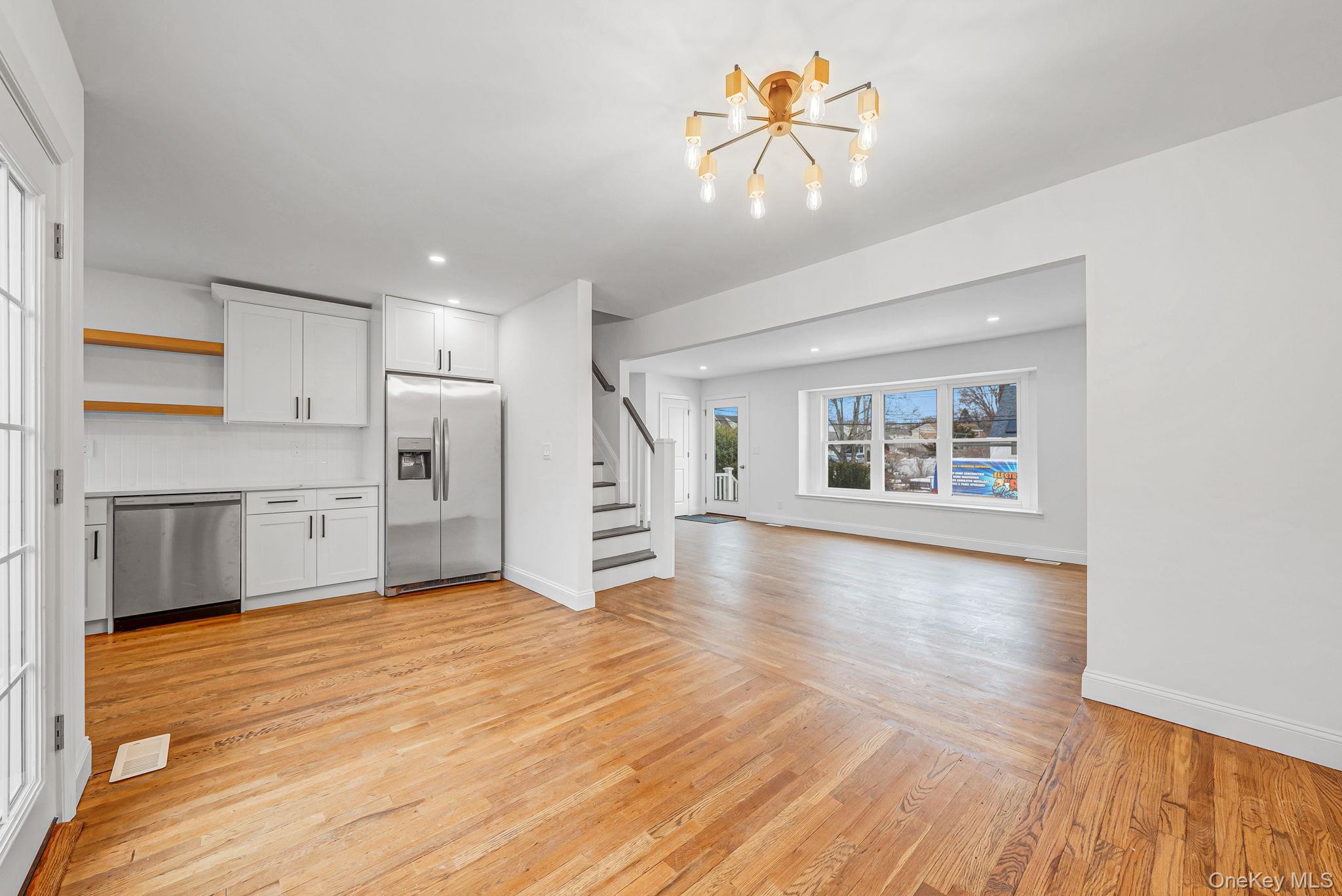 18 Oakdale Place