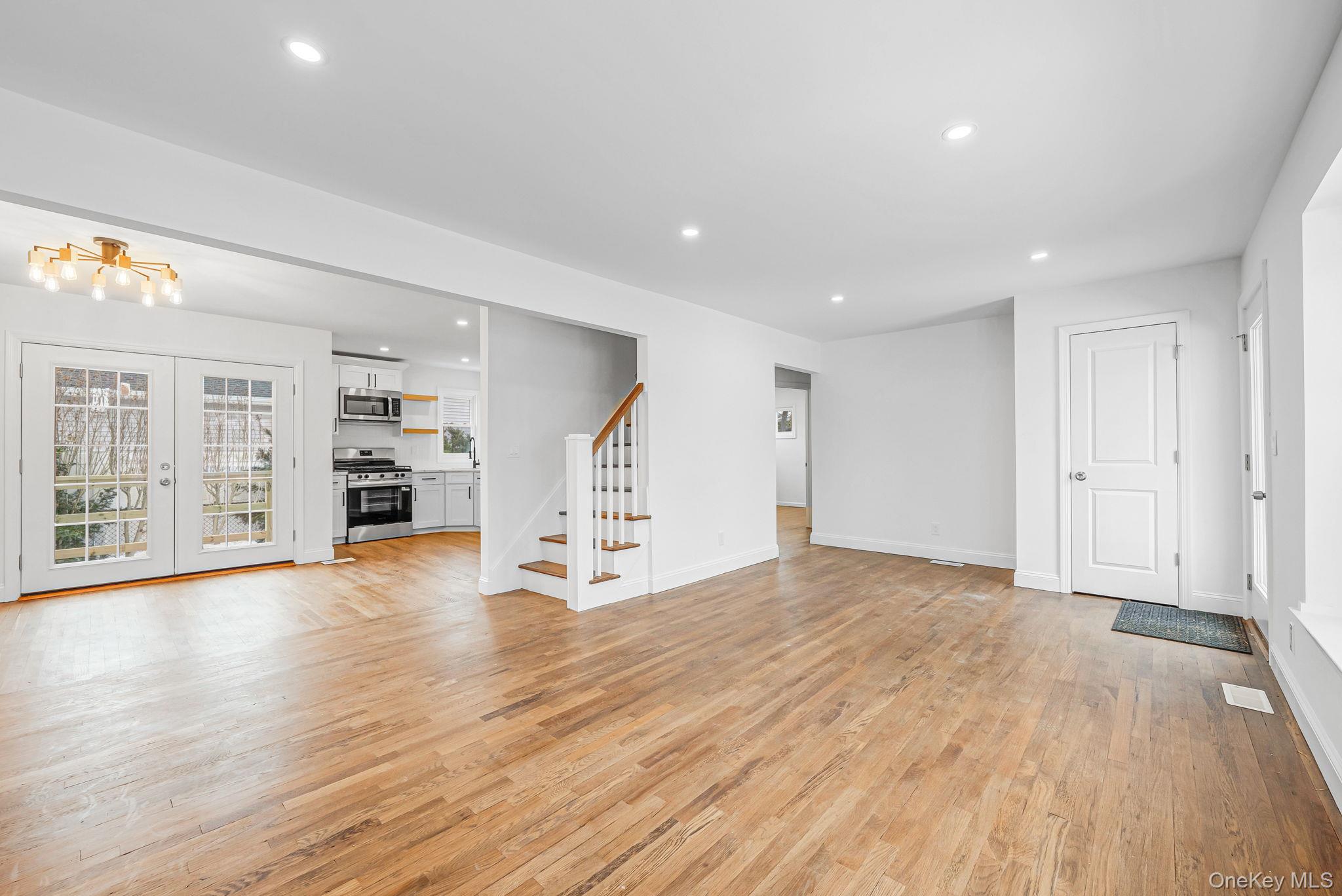 18 Oakdale Place