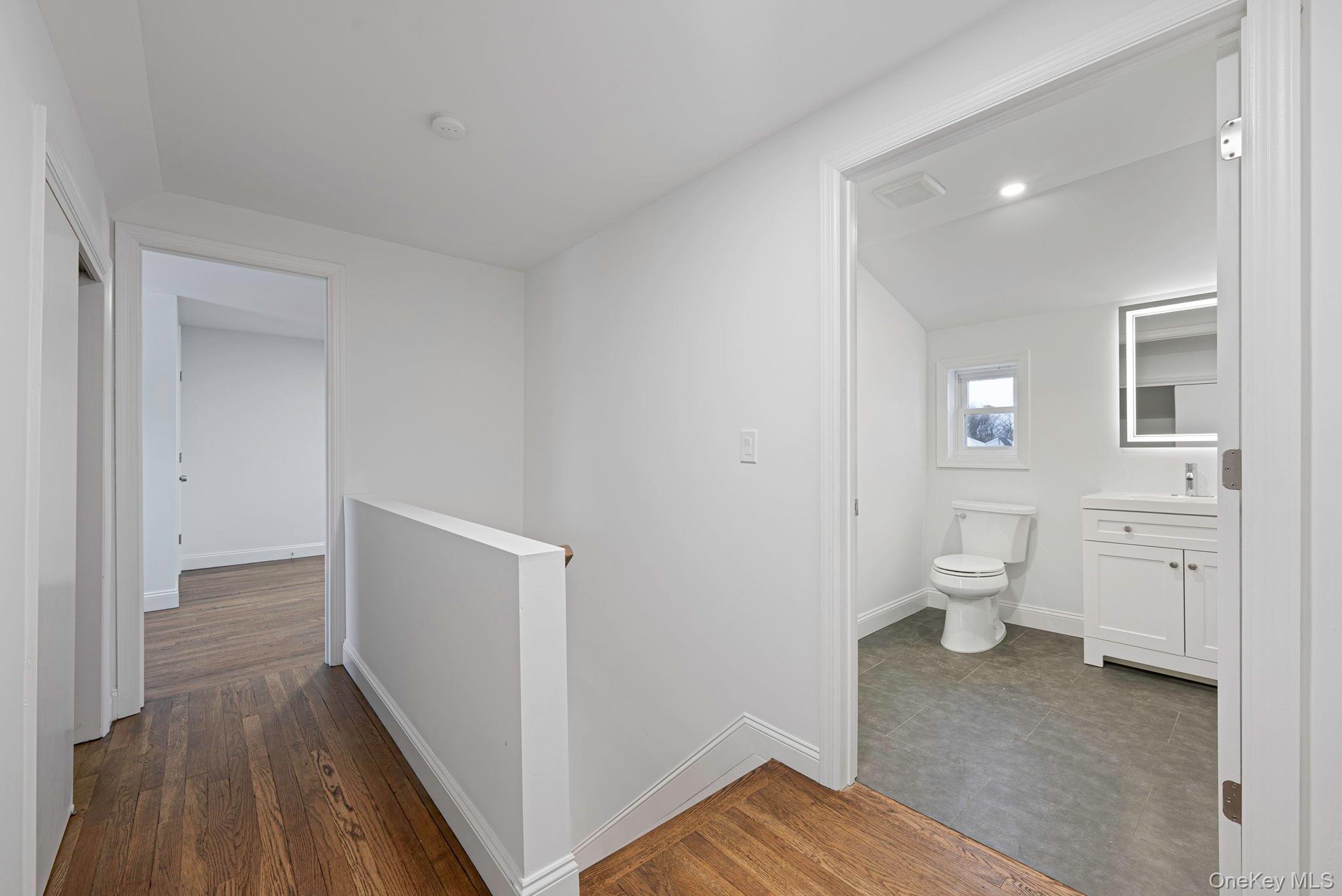 18 Oakdale Place