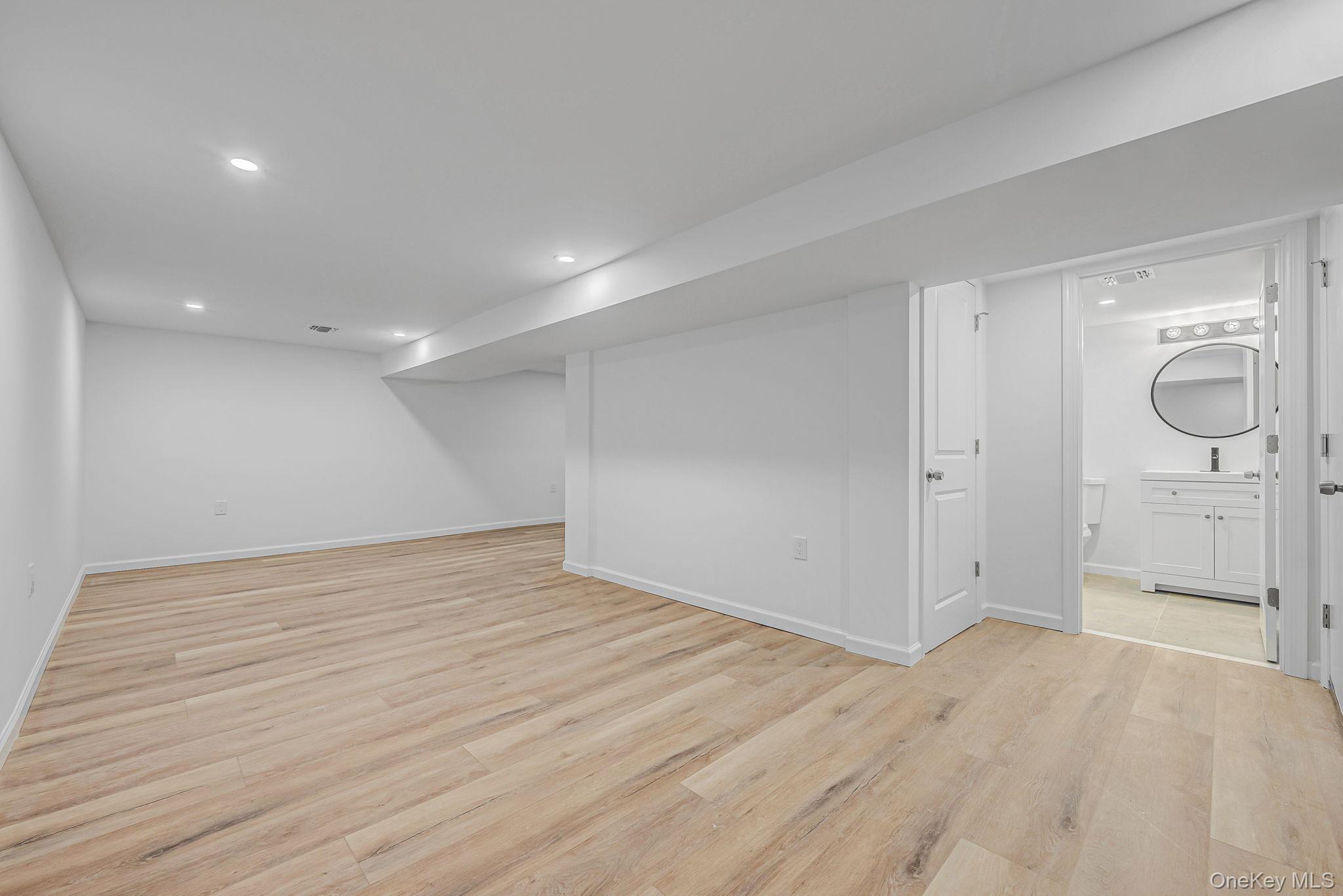 18 Oakdale Place