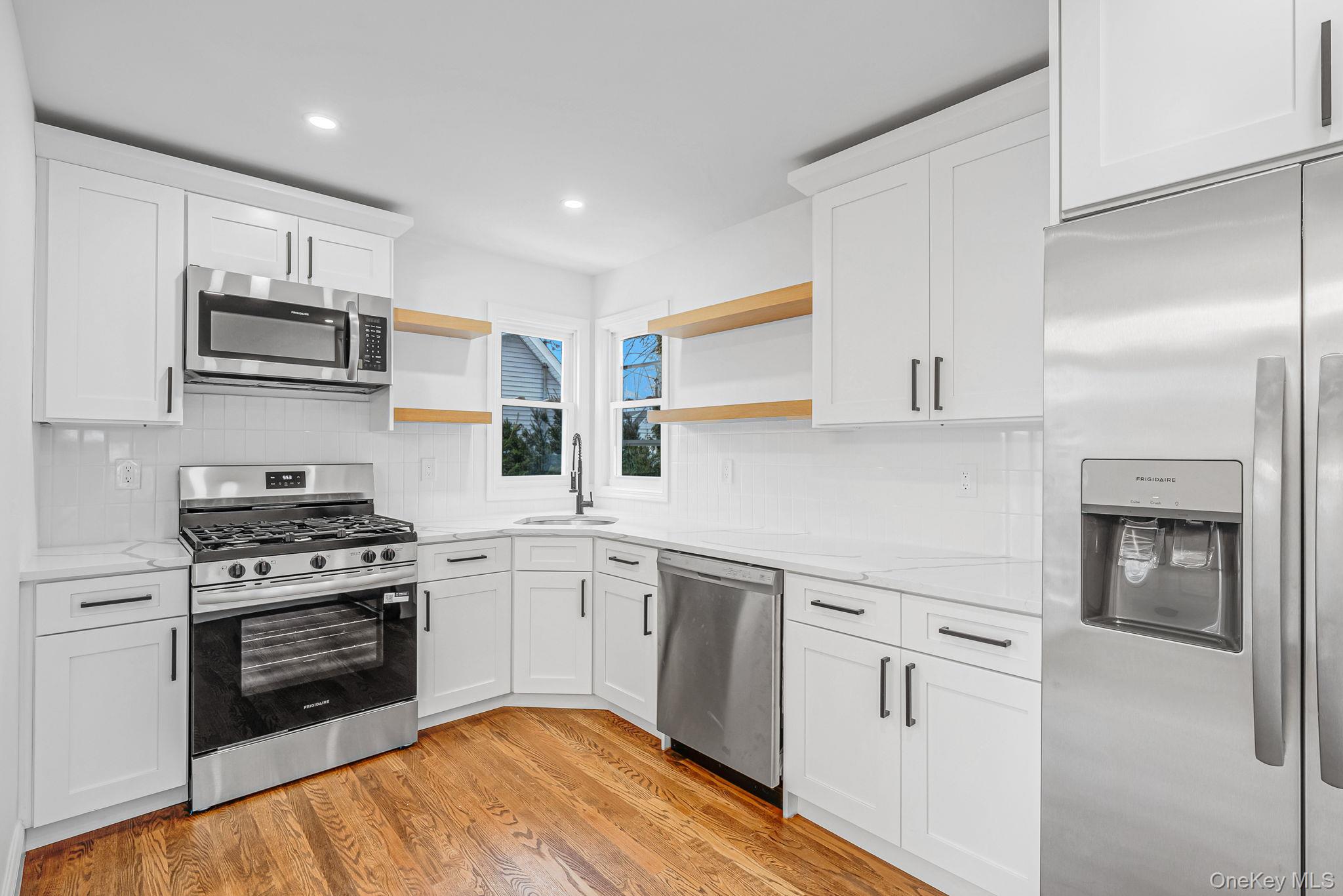 18 Oakdale Place