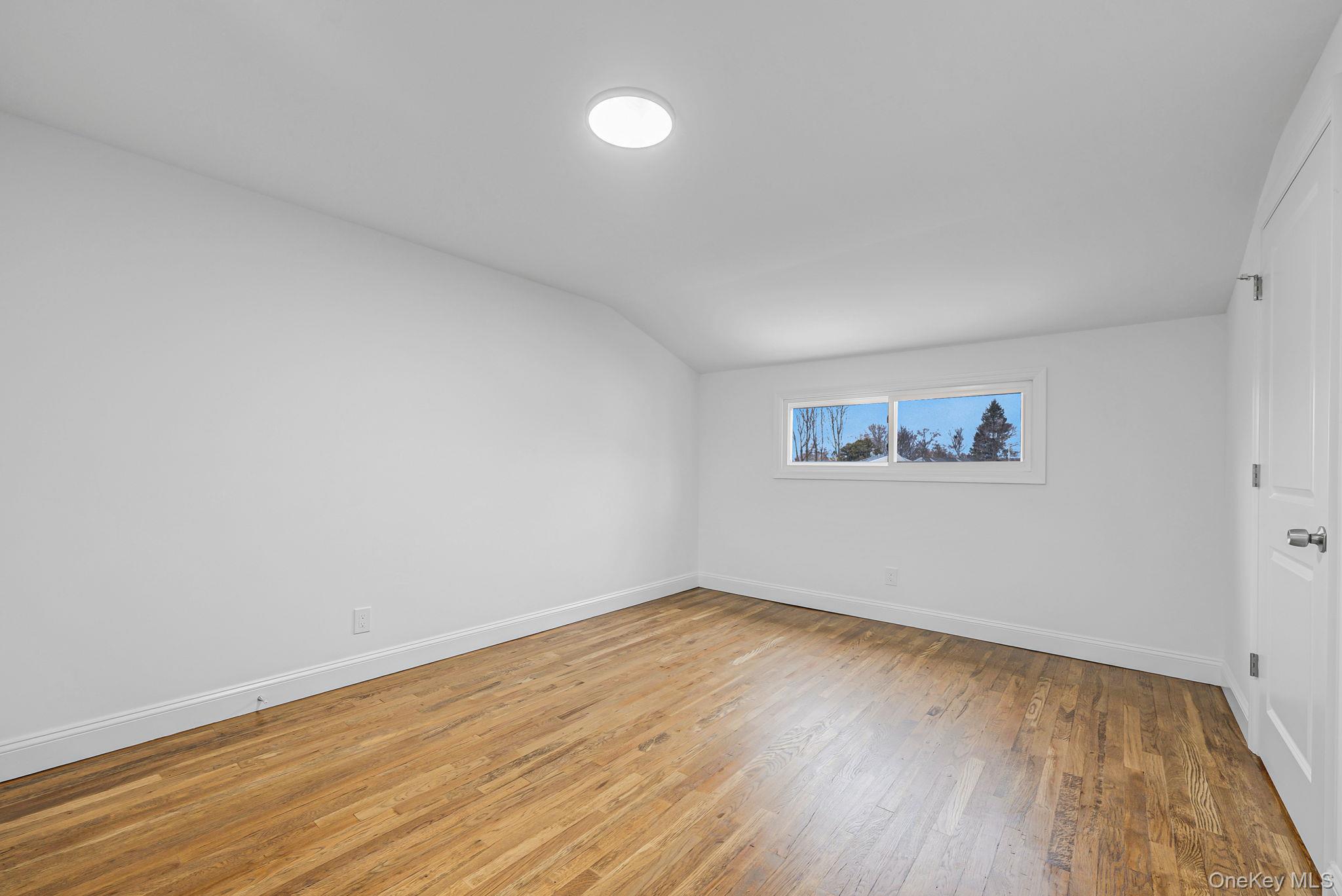 18 Oakdale Place