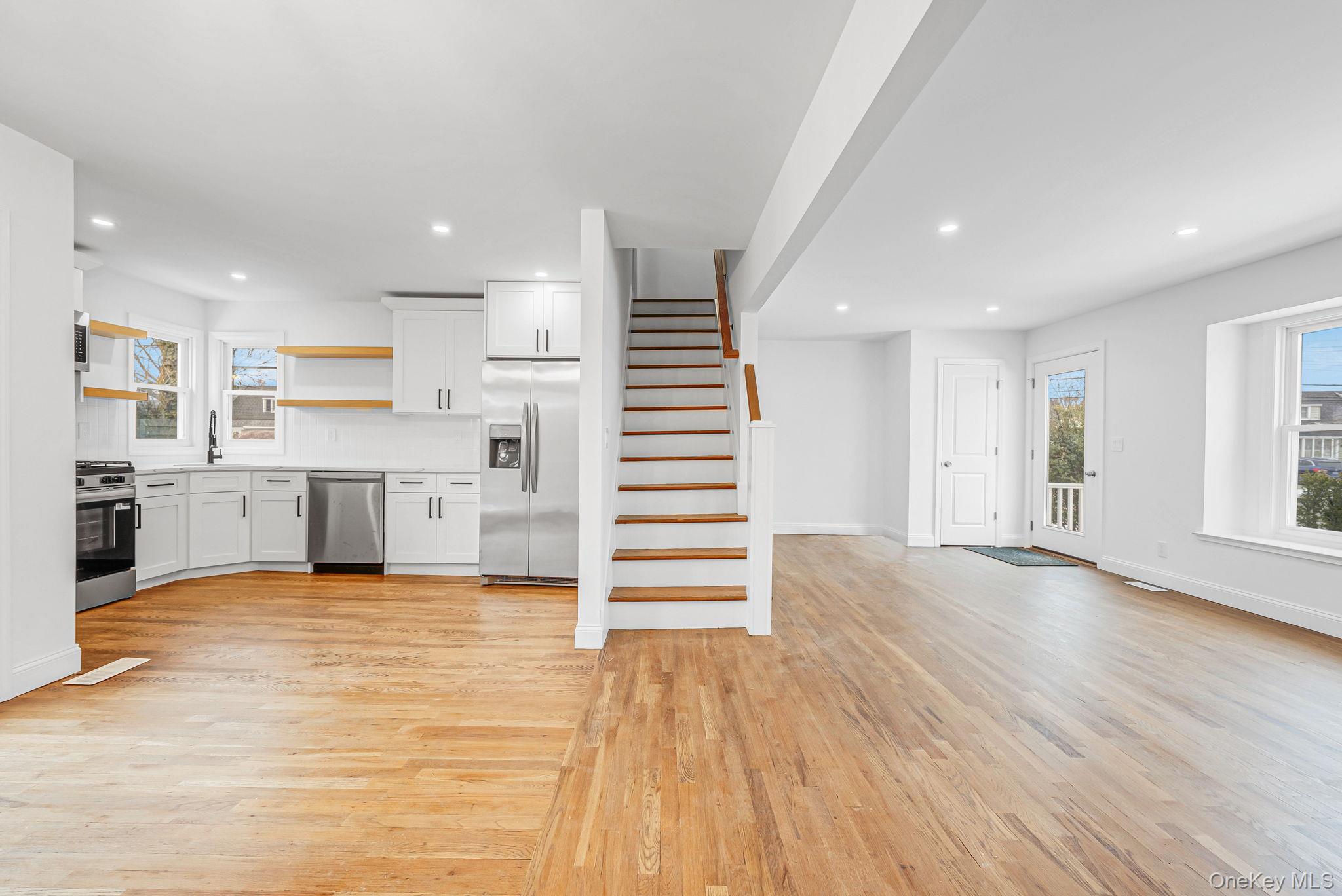 18 Oakdale Place