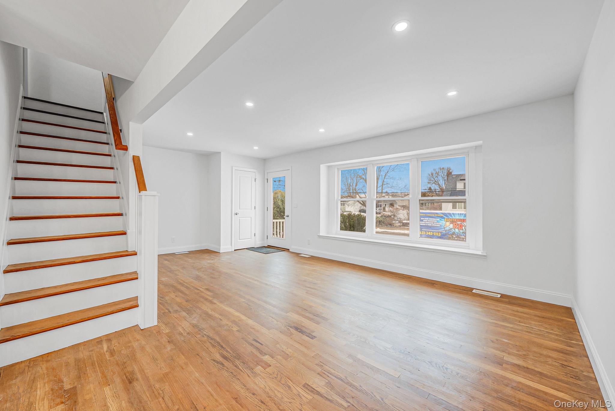 18 Oakdale Place
