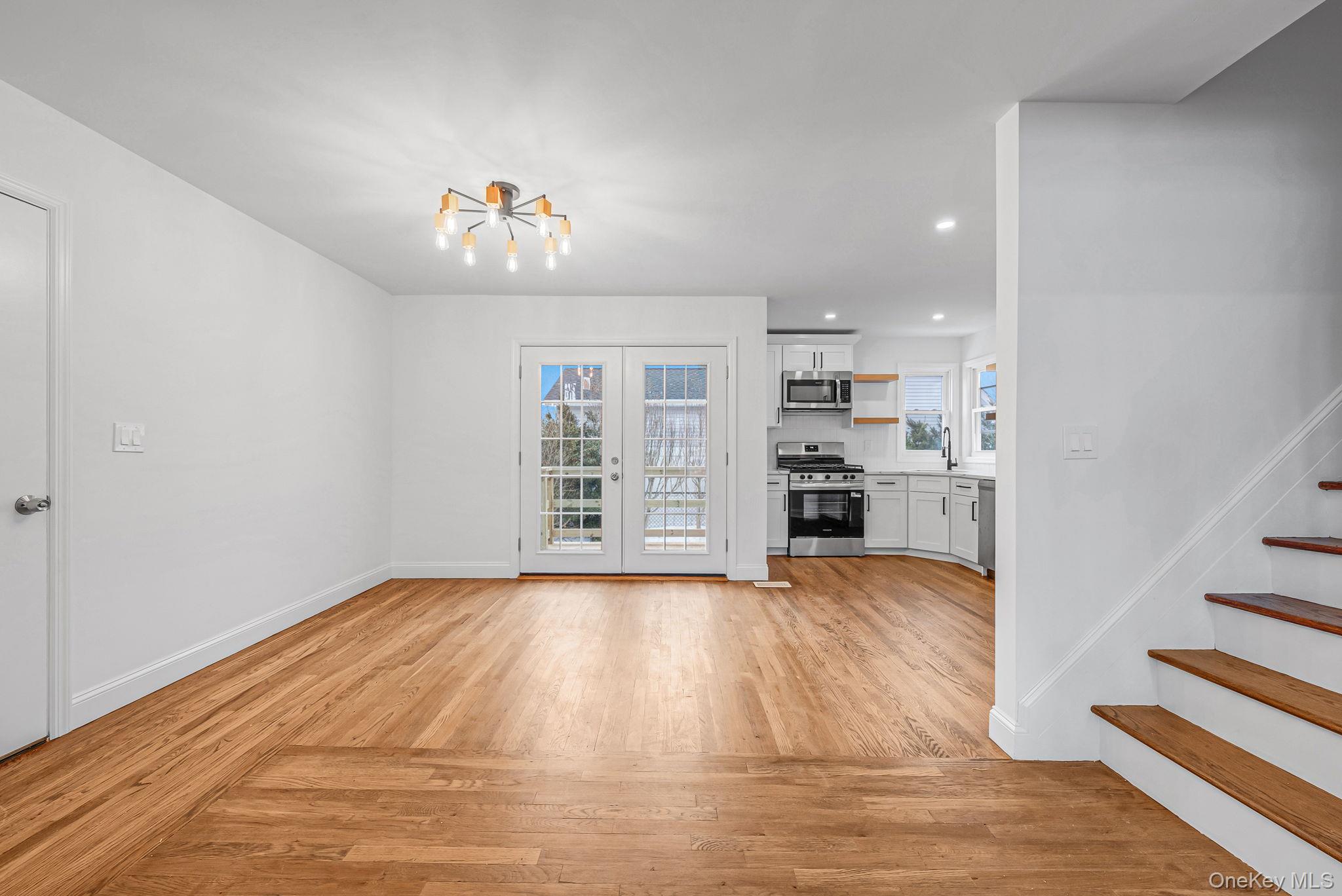 18 Oakdale Place