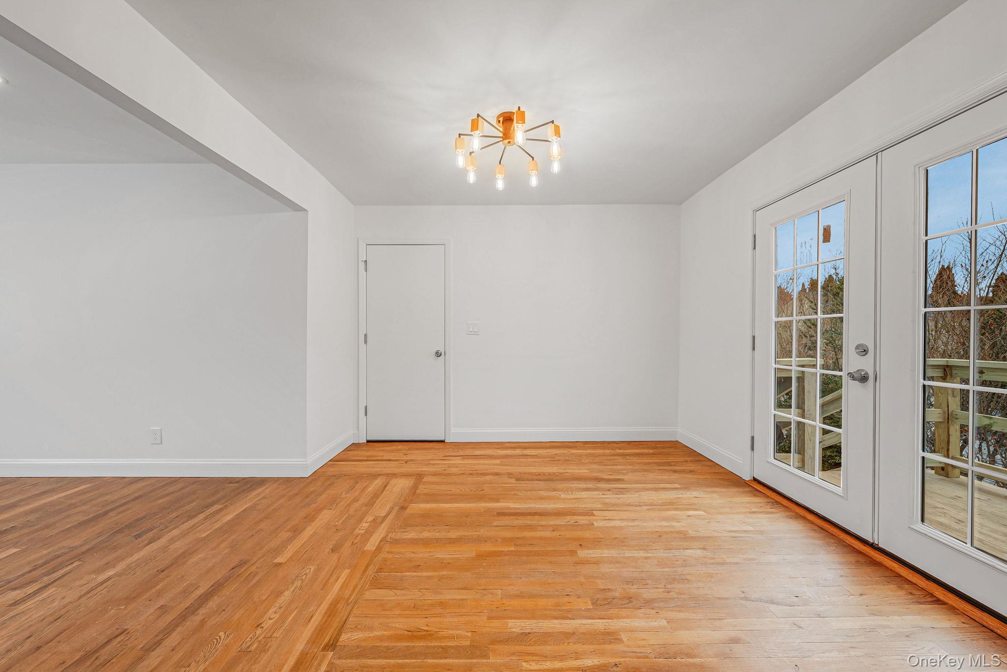 18 Oakdale Place