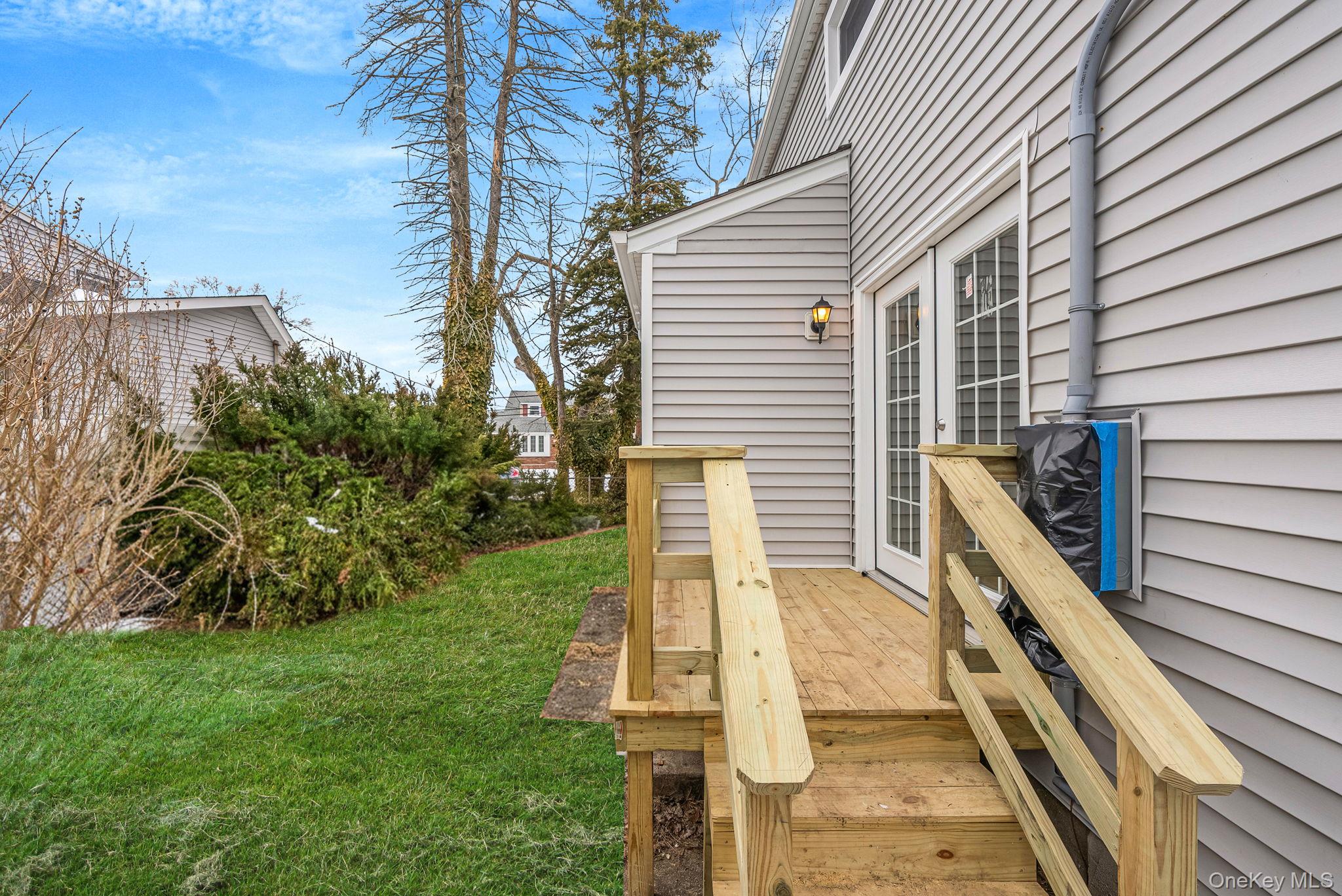 18 Oakdale Place