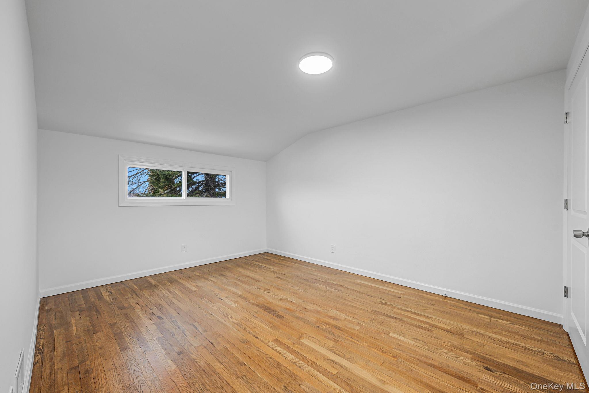 18 Oakdale Place