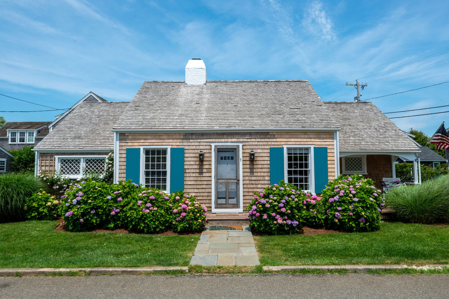 1 East Lincoln Avenue