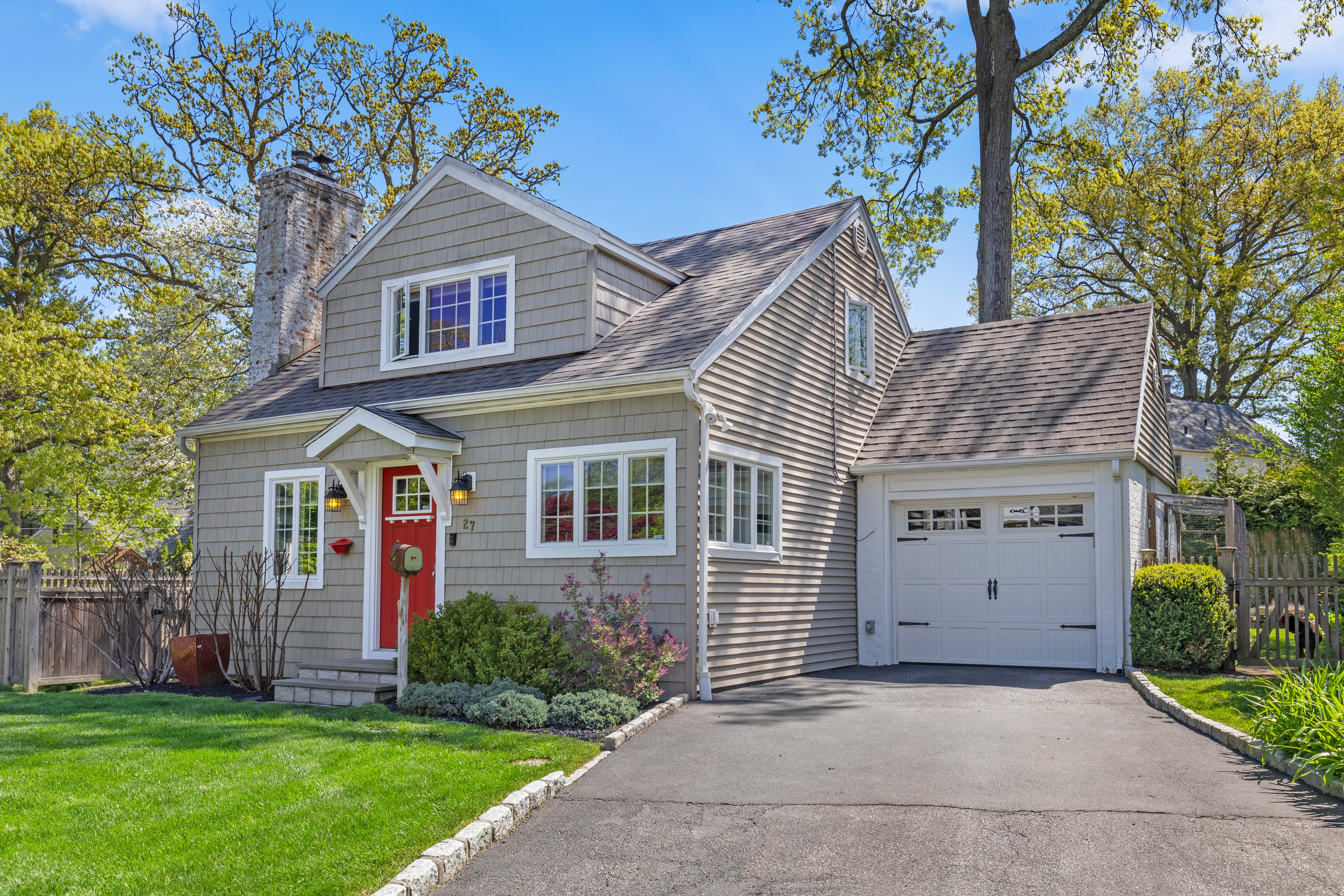 27 Smith Avenue