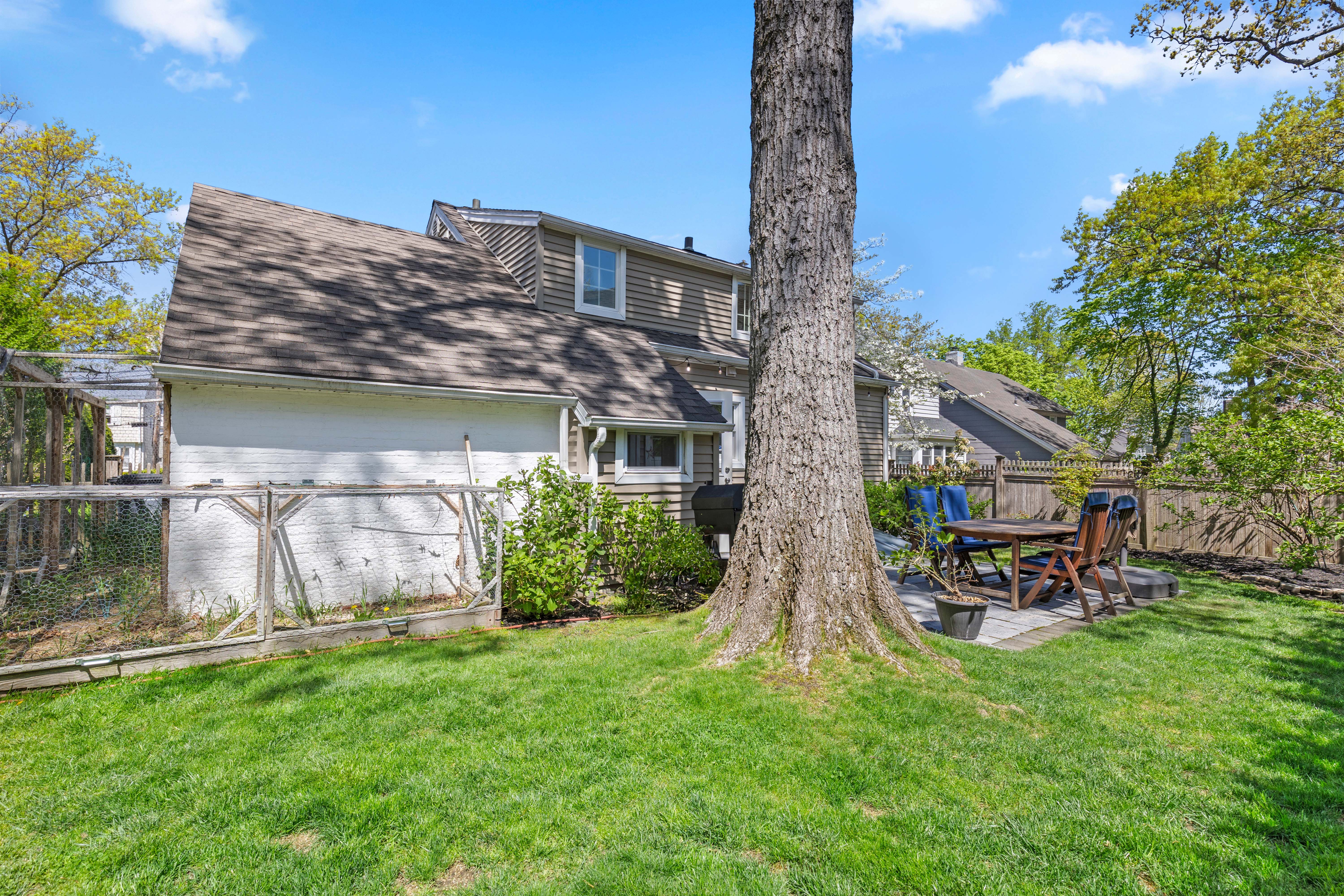 27 Smith Avenue