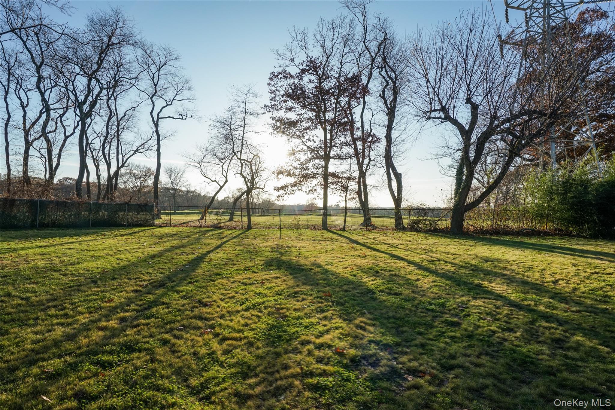 1041 Glen Cove Avenue 