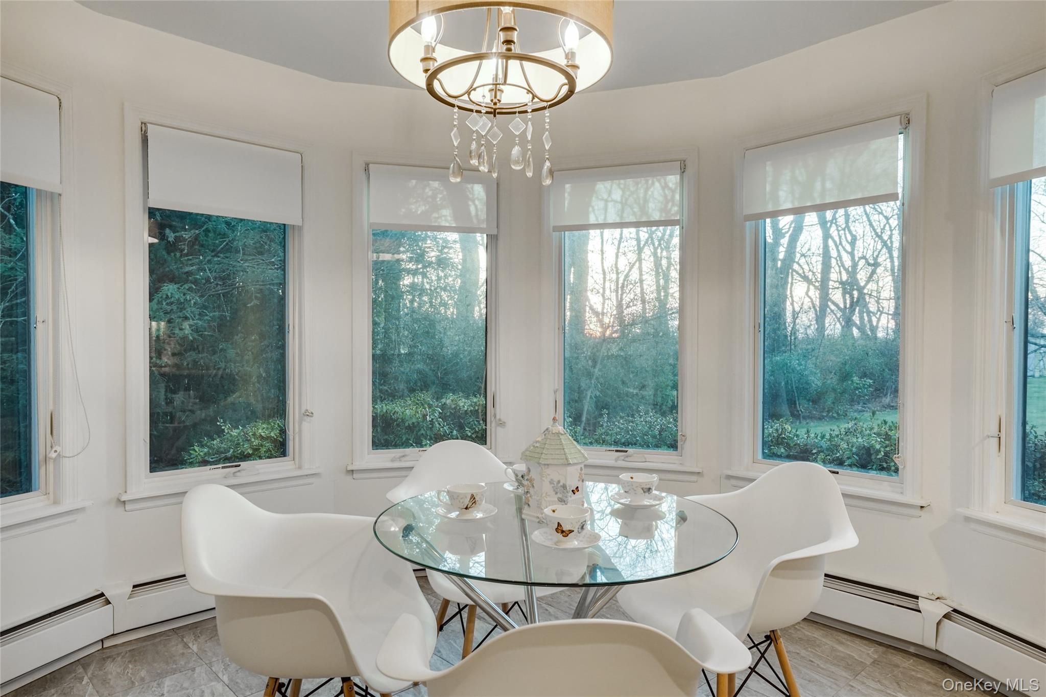 1041 Glen Cove Avenue 