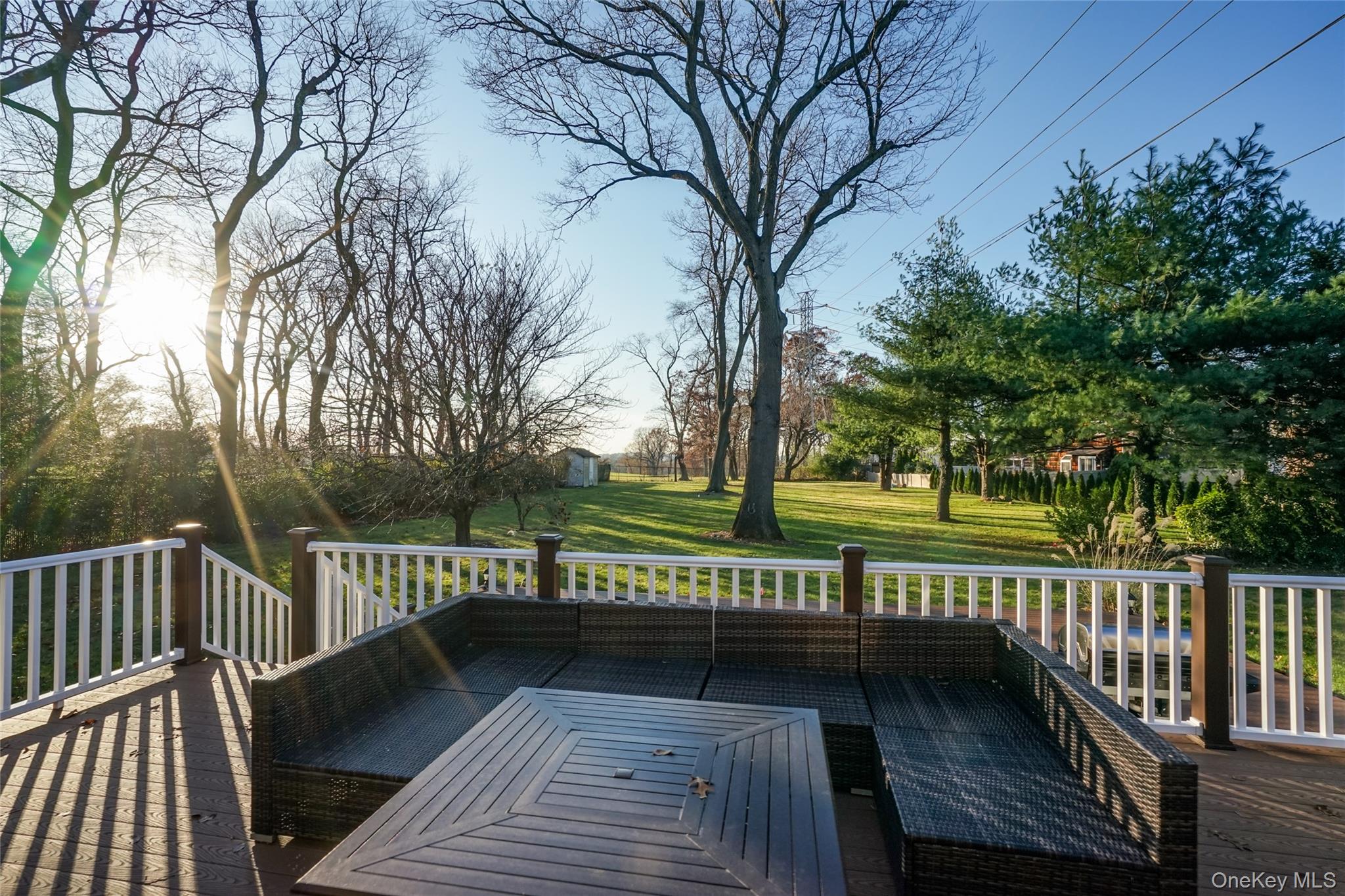 1041 Glen Cove Avenue 