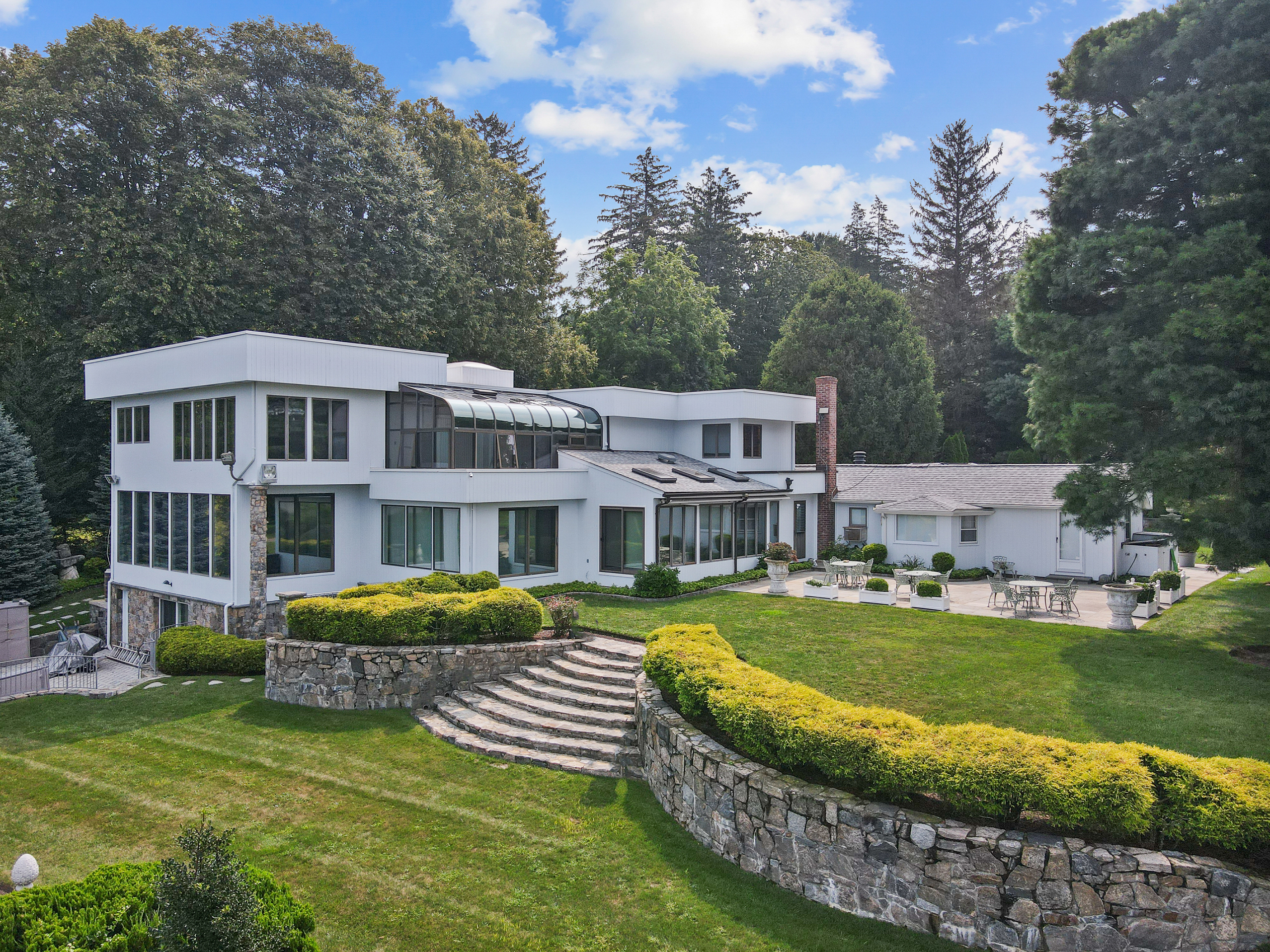 43 Matthiessen Park N