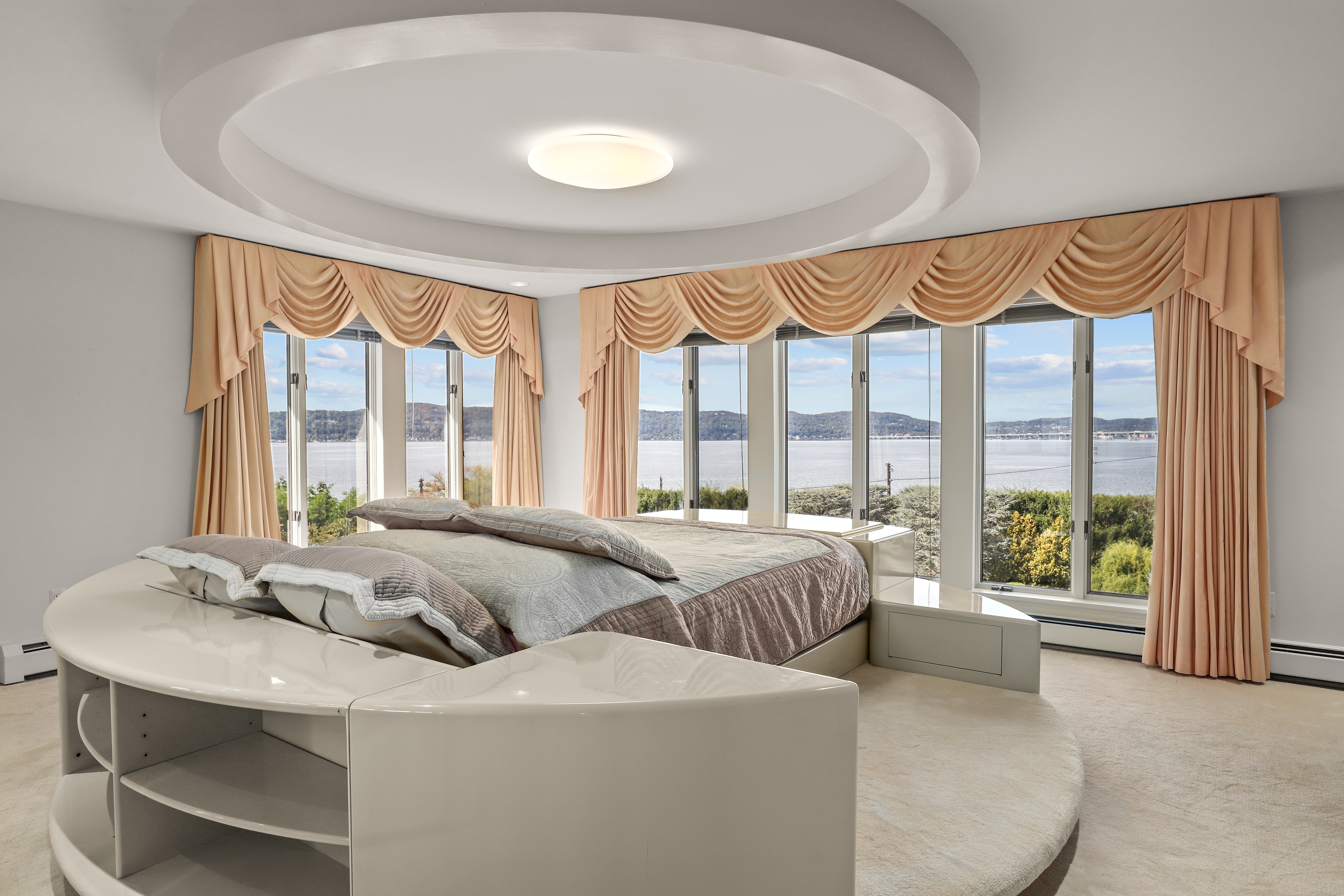 43 Matthiessen Park N