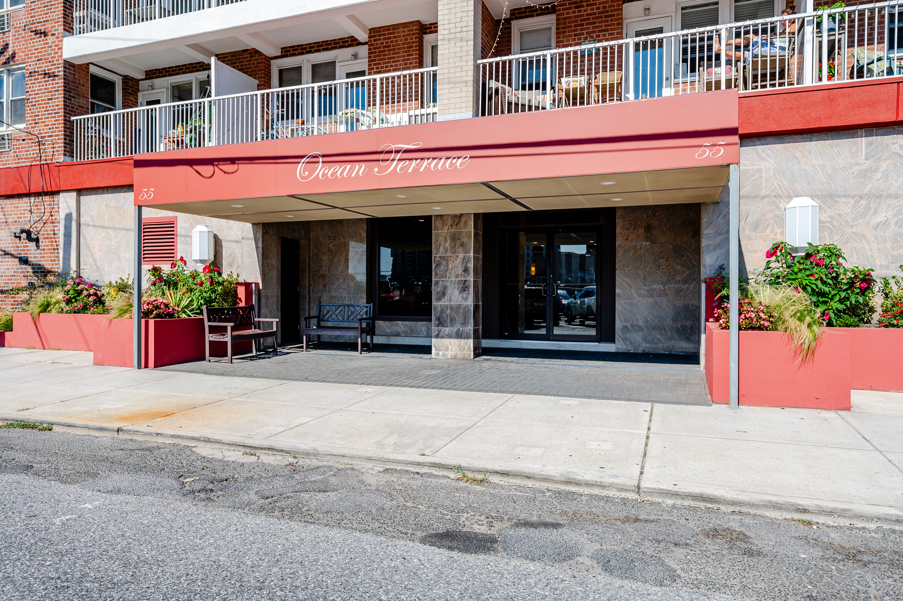 55 Monroe Boulevard Unit# 1C