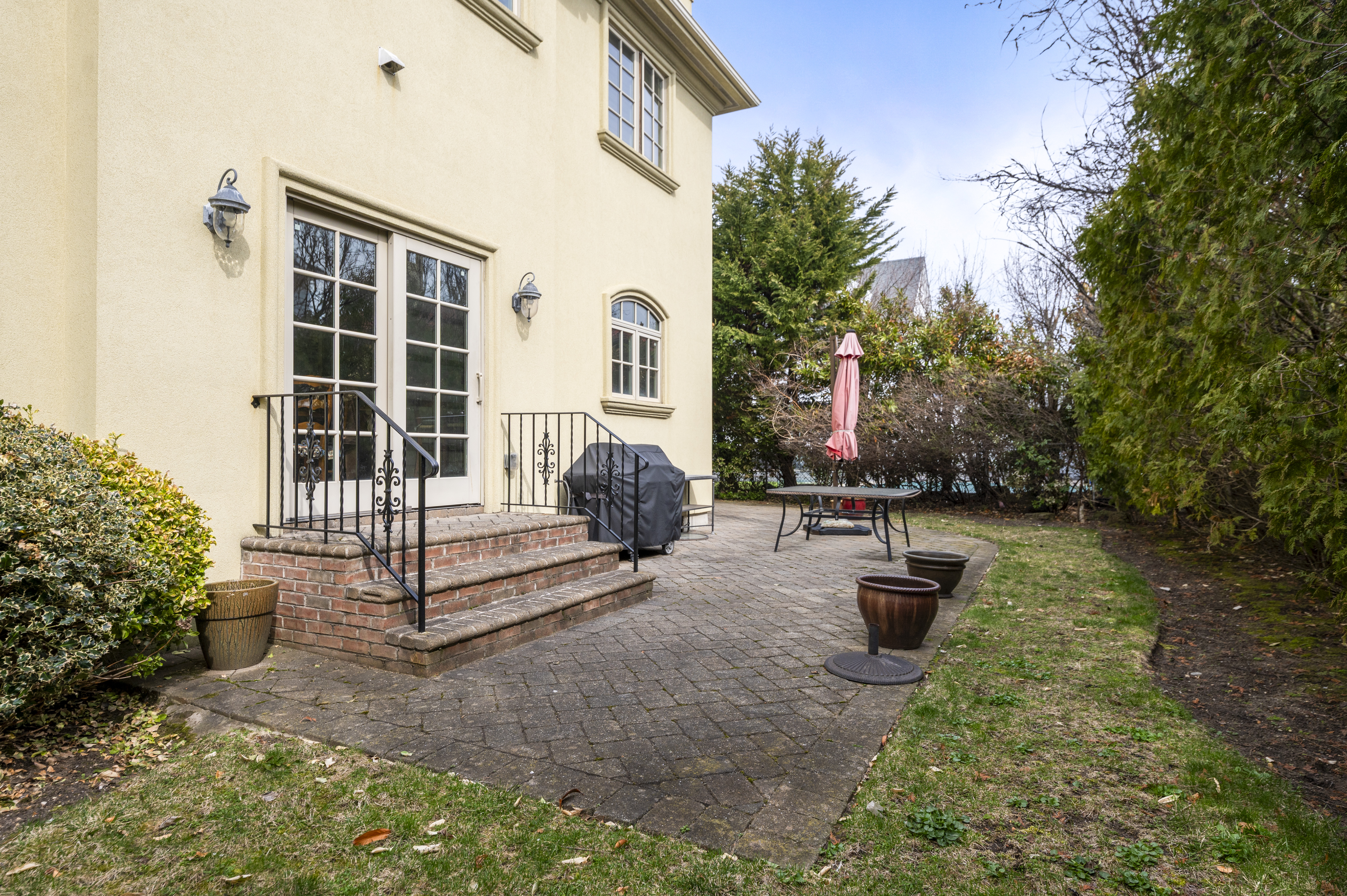 70 Lewis Avenue