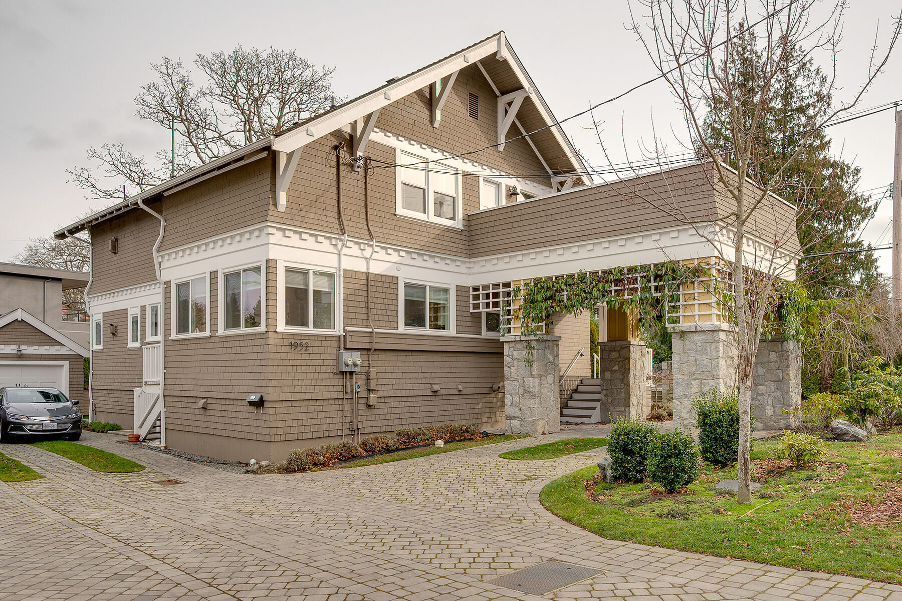 1952 Runnymede Avenue