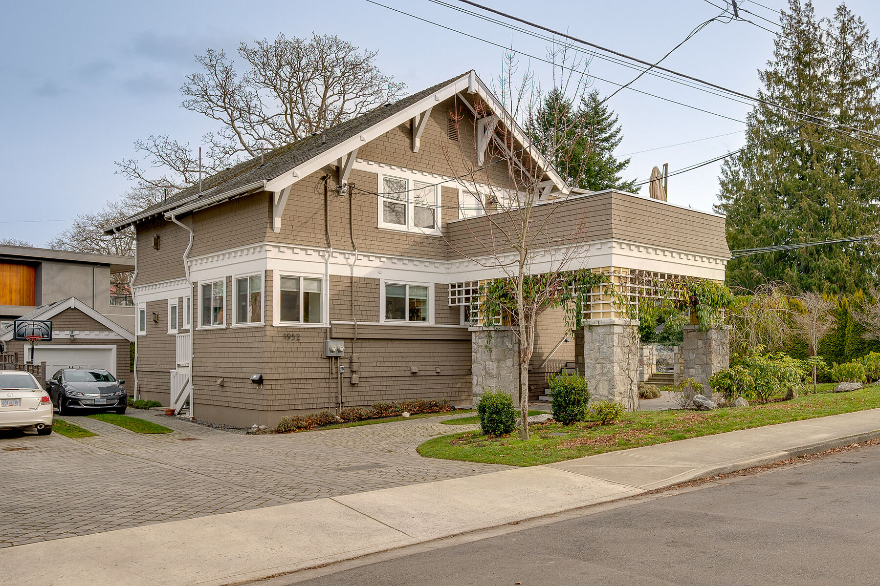 1952 Runnymede Avenue