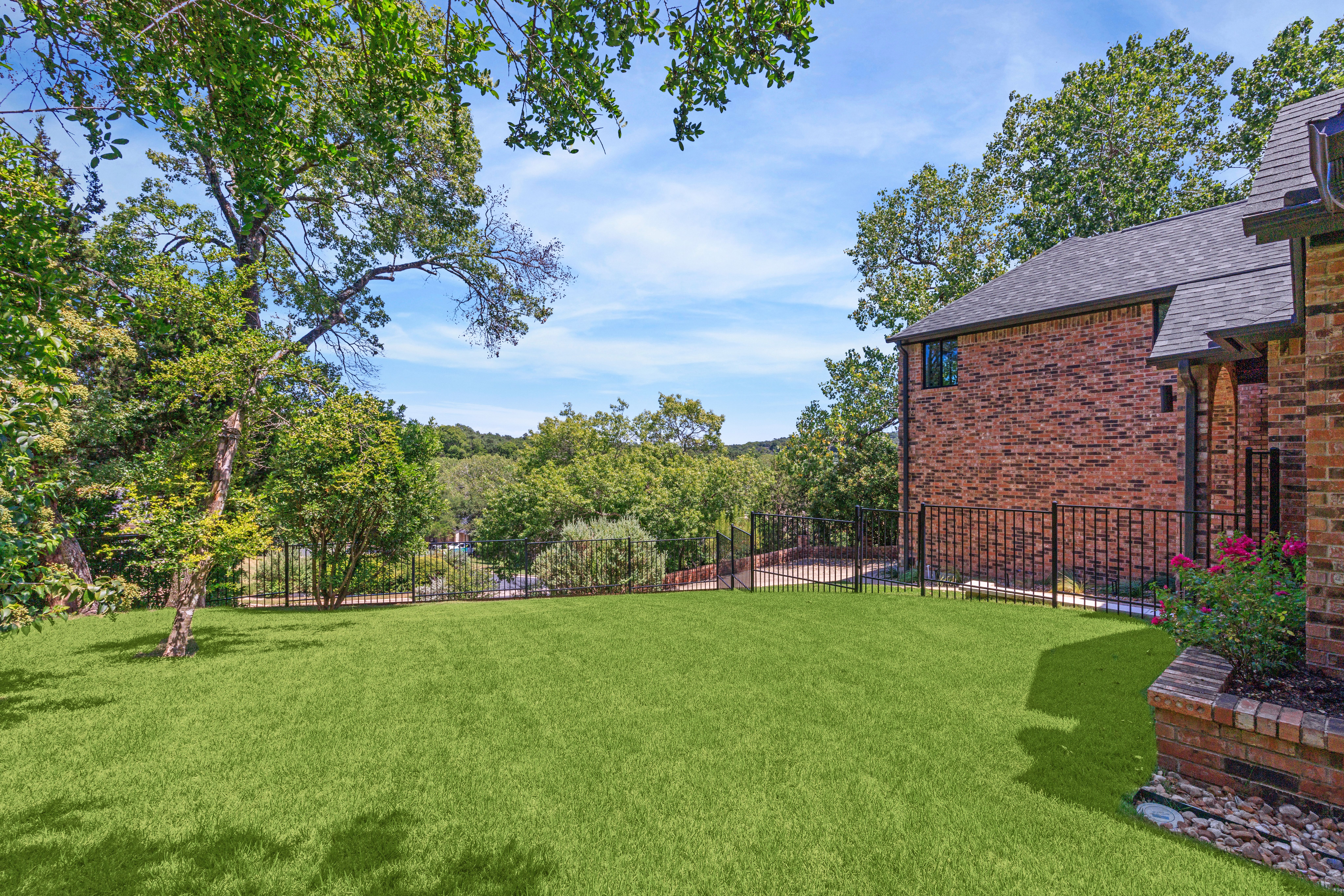 3911 Dry Creek Drive 
