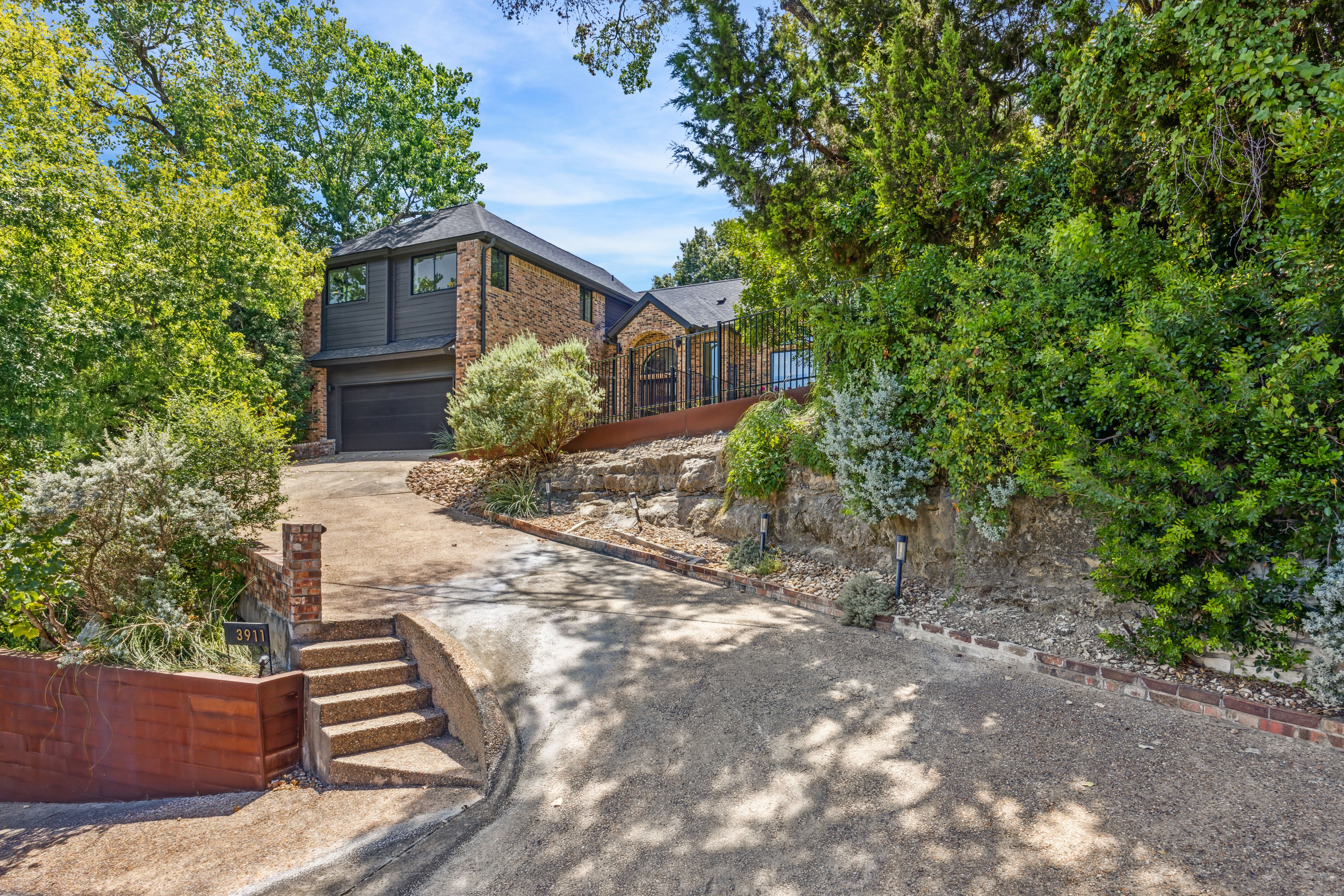 3911 Dry Creek Drive 