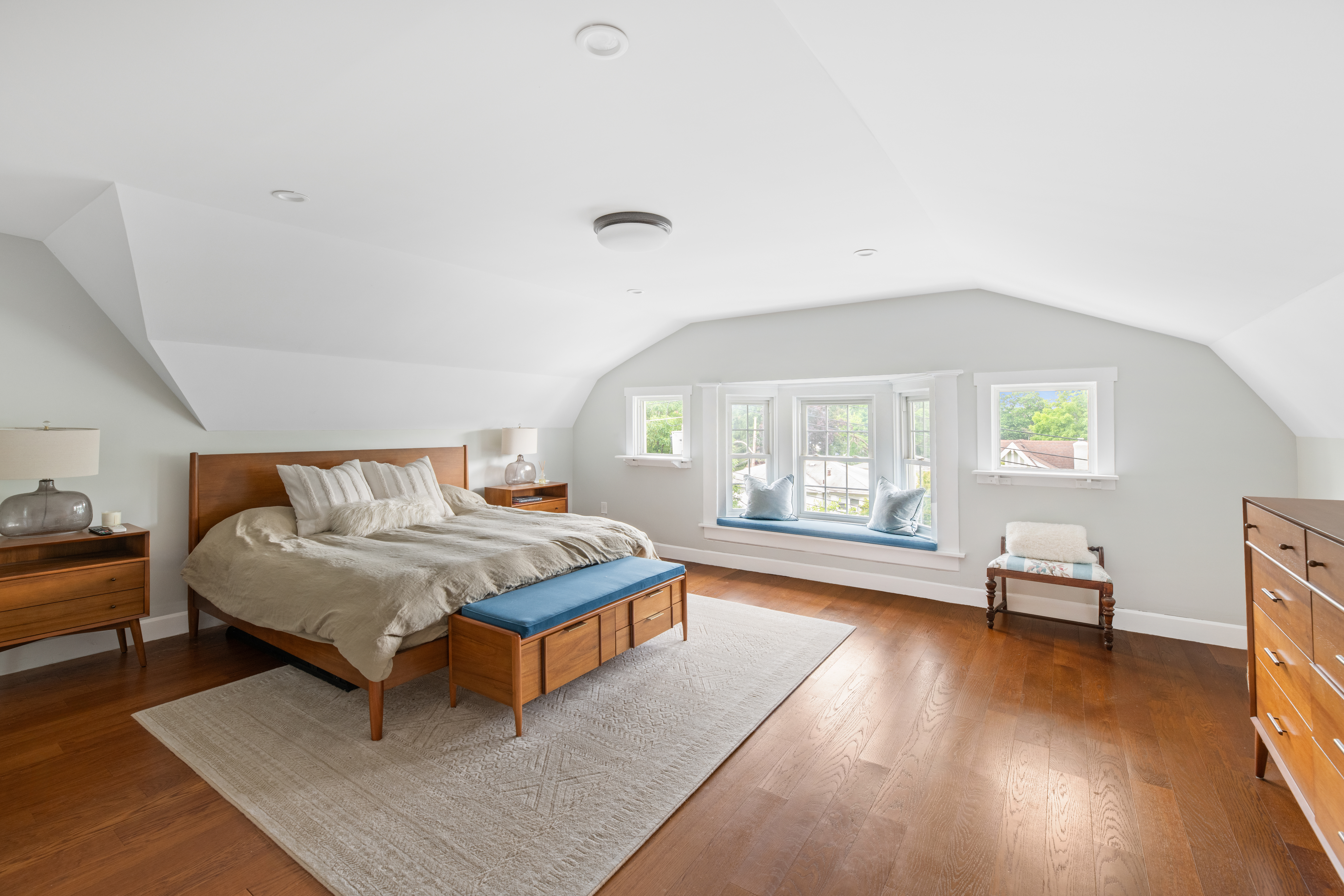 209 Van Cortlandt Park Avenue