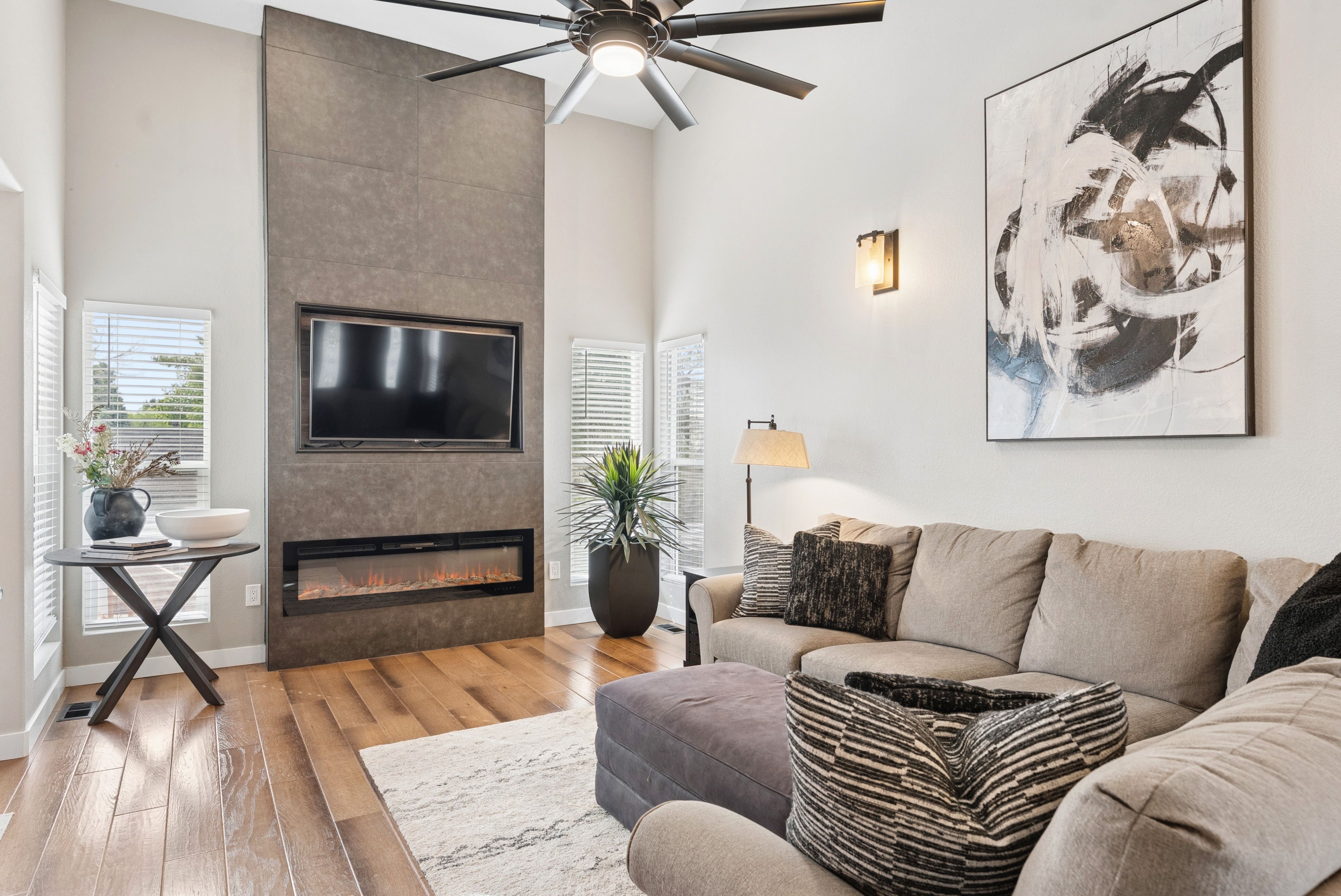 5580 S Lansing Way 