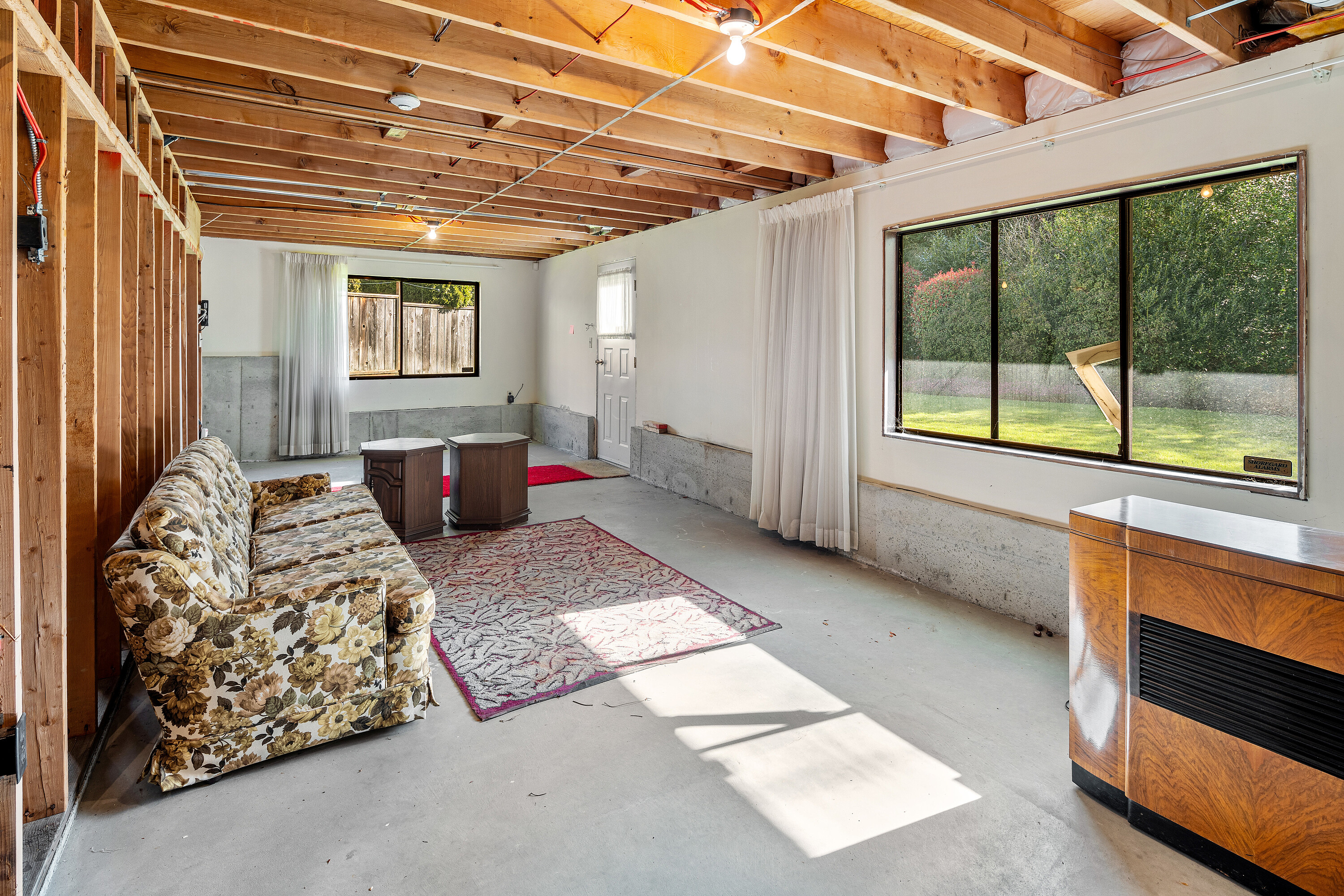 2306 Greenlands Road