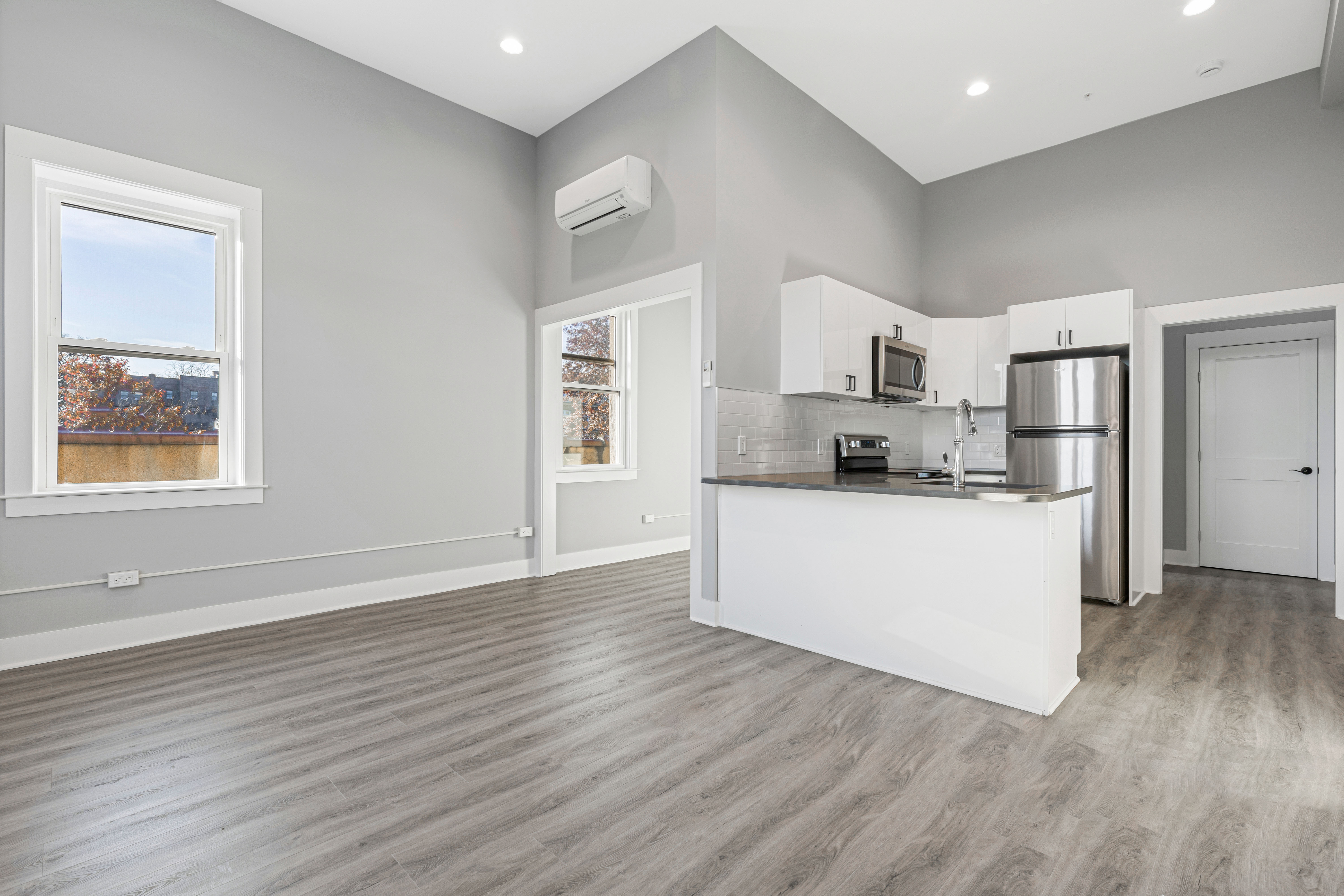 47 Beekman Avenue 31