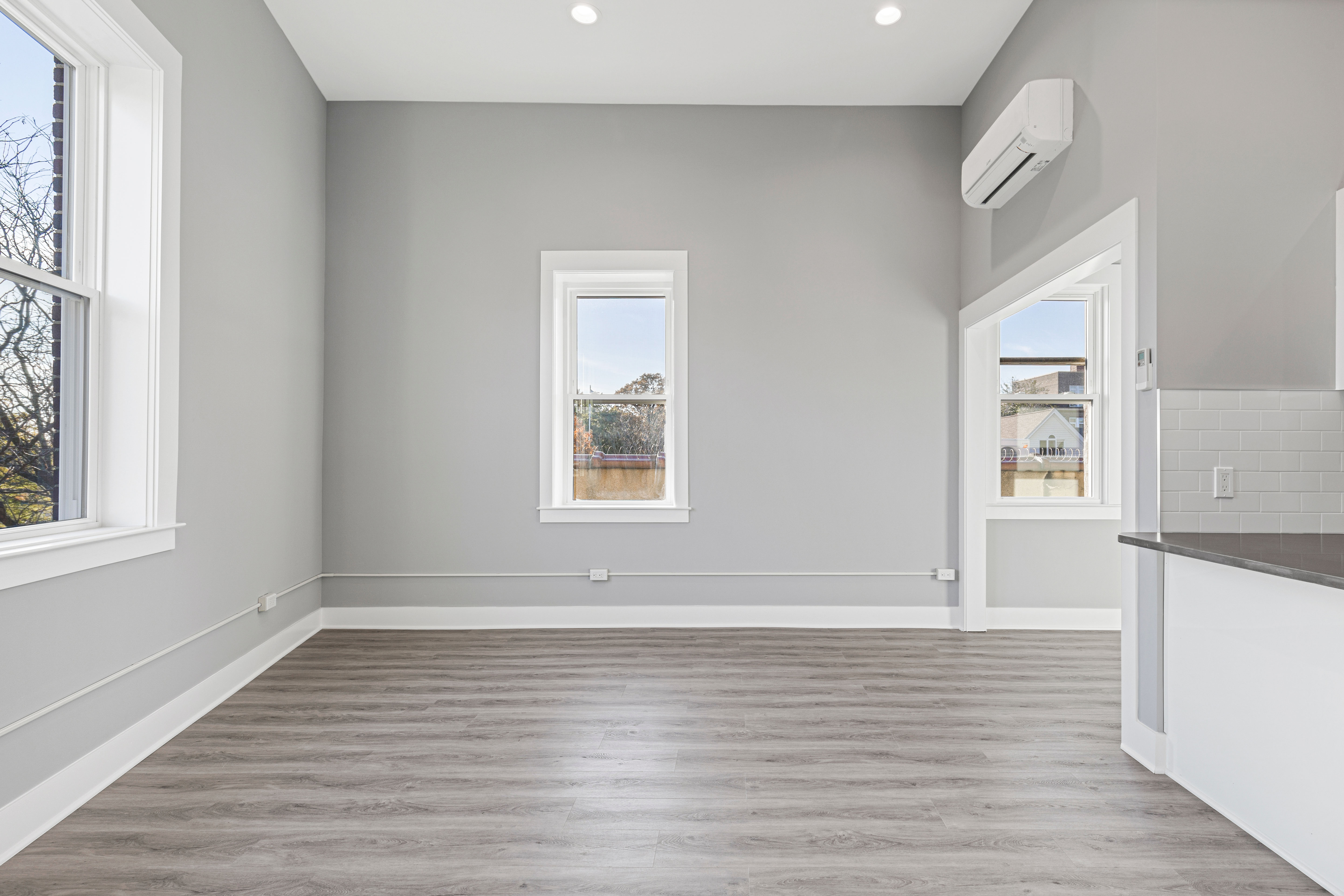 47 Beekman Avenue 31