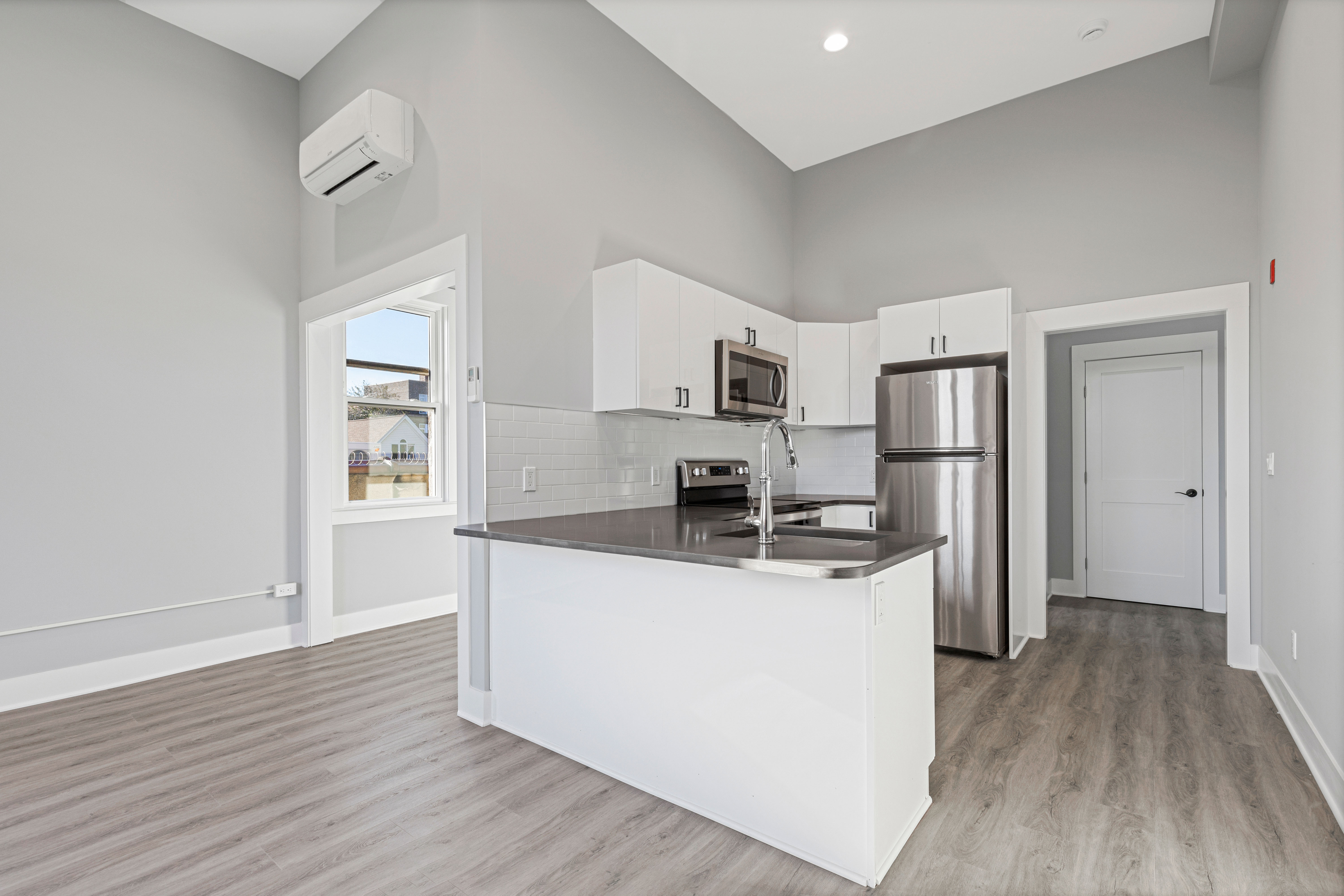 47 Beekman Avenue 31