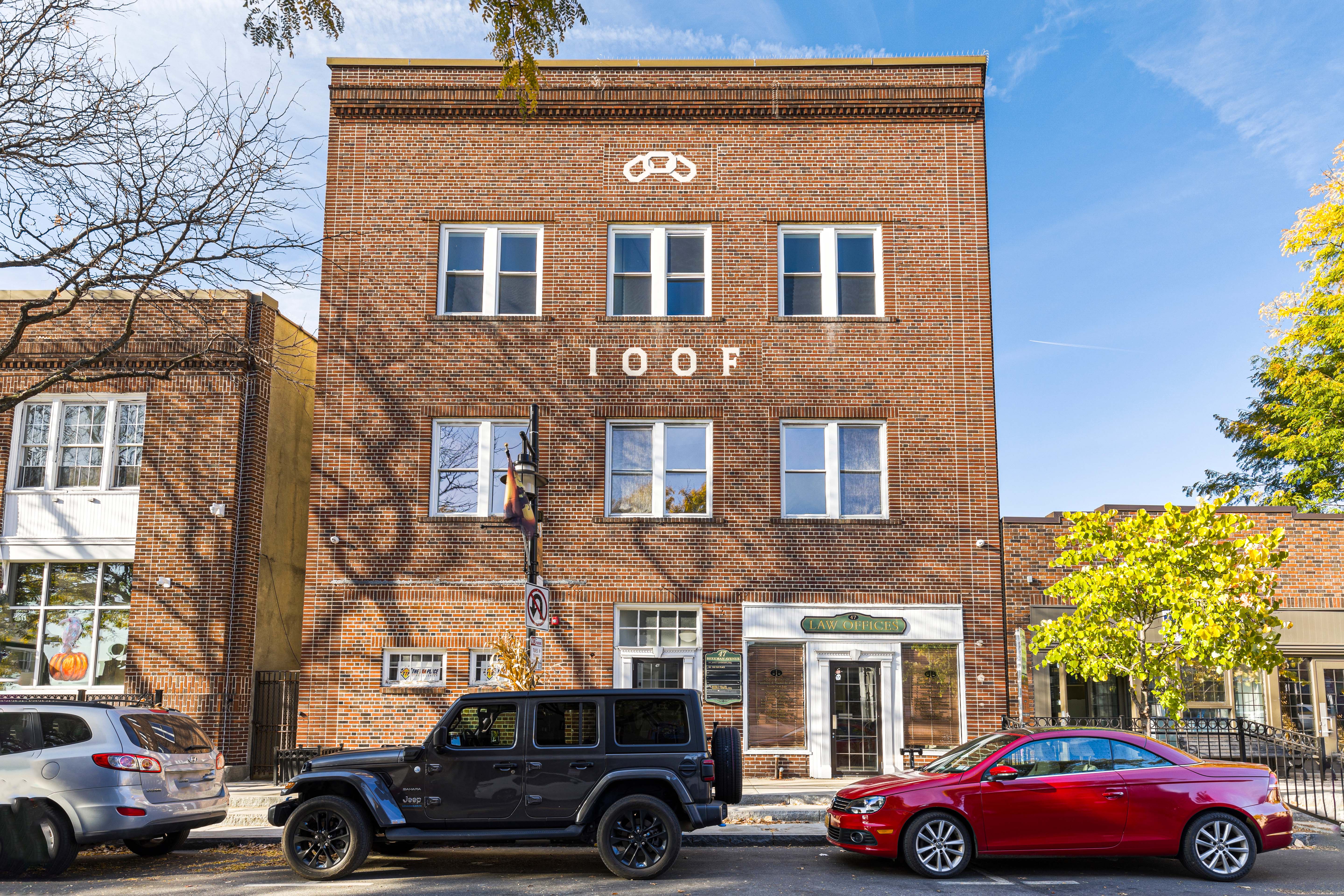 47 Beekman Avenue 32