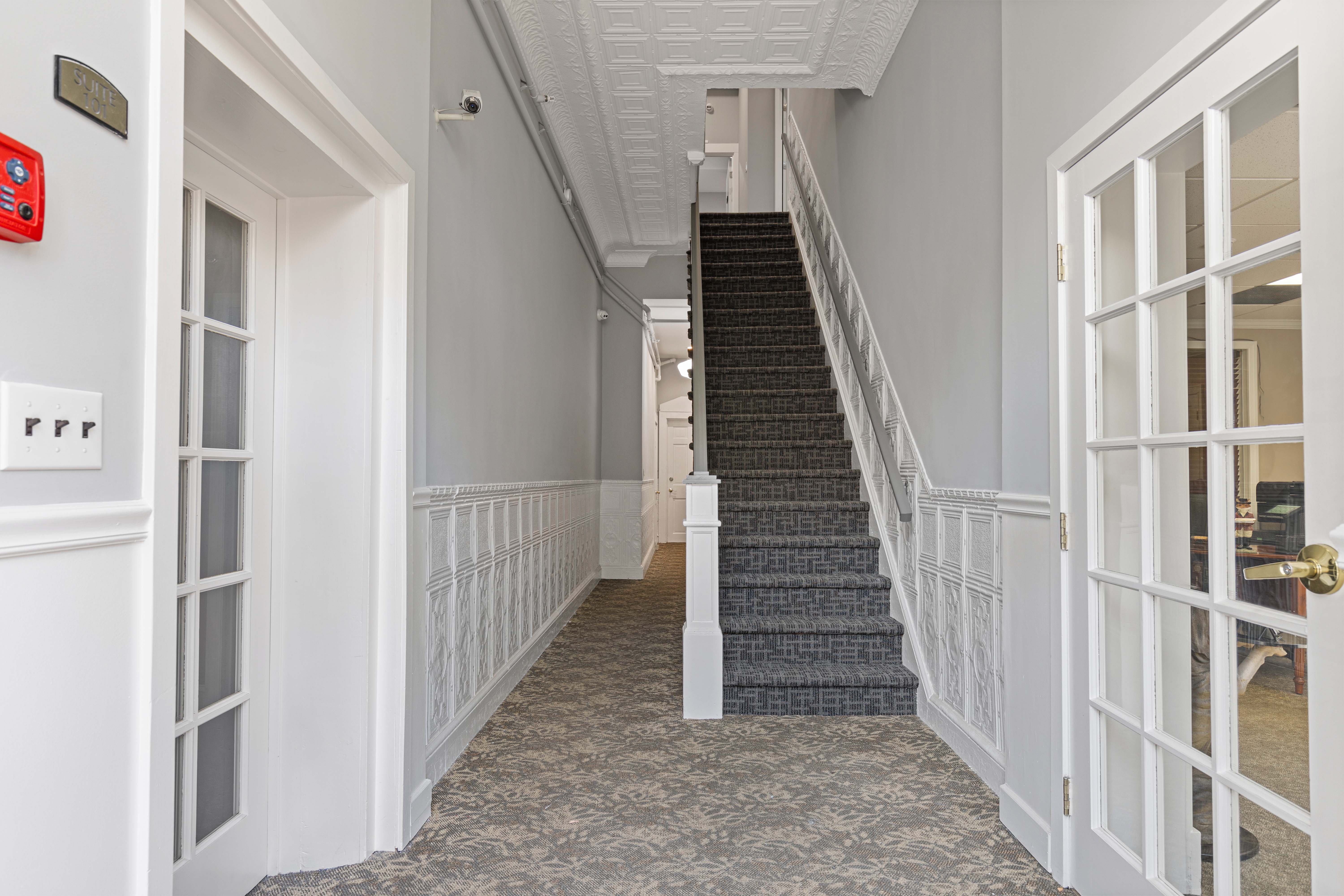 47 Beekman Avenue 32