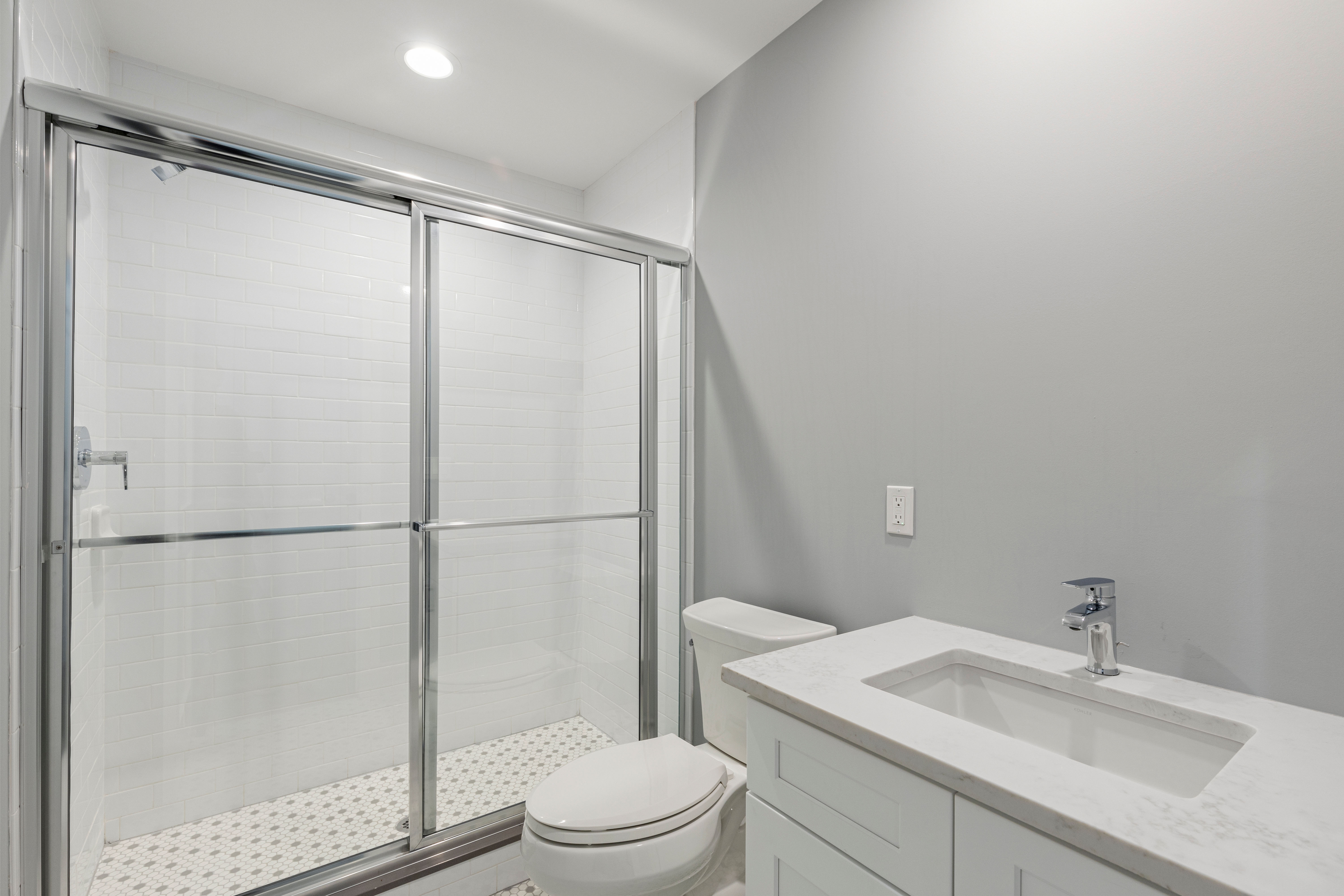 47 Beekman Avenue 32
