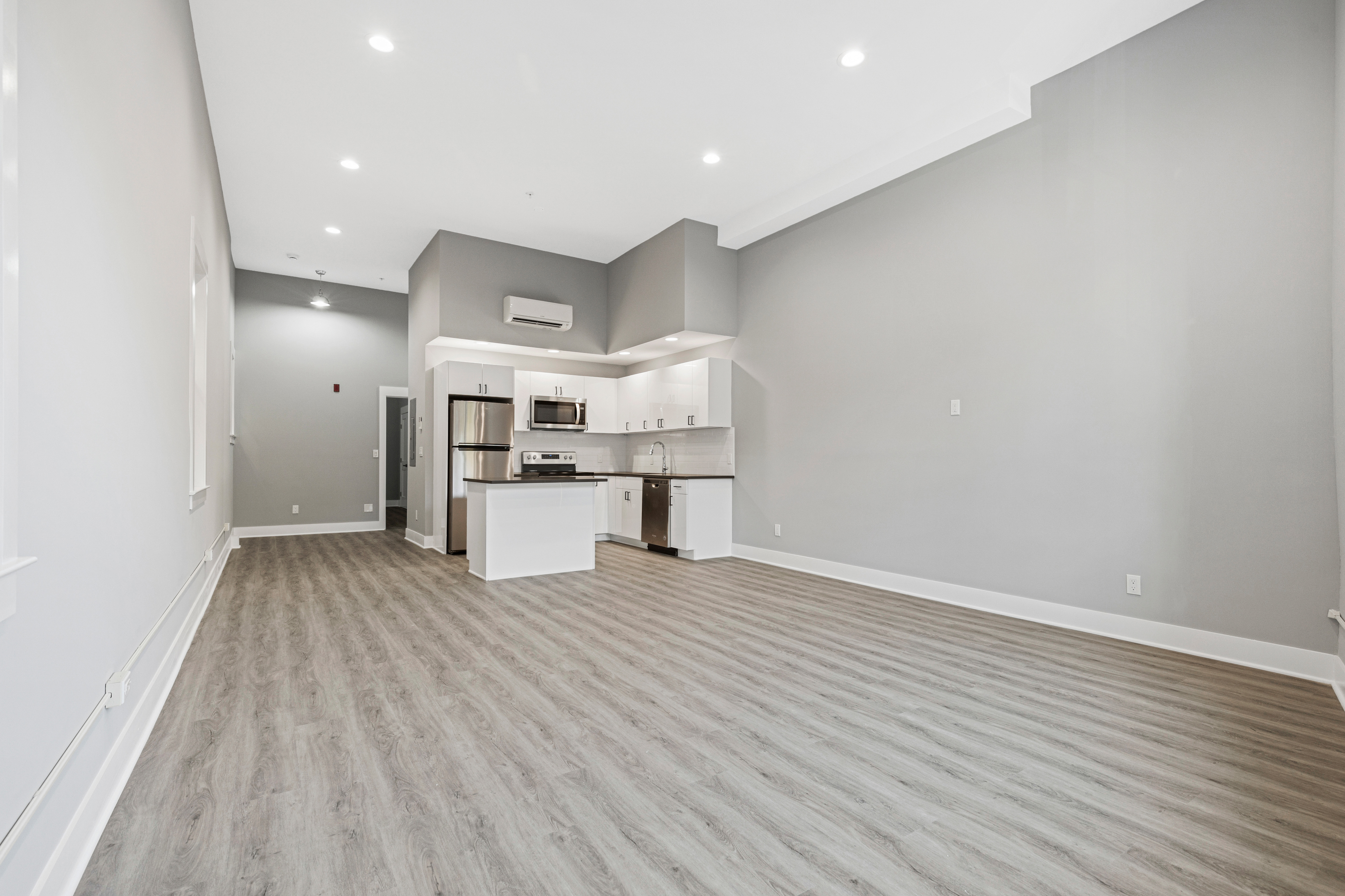 47 Beekman Avenue 32