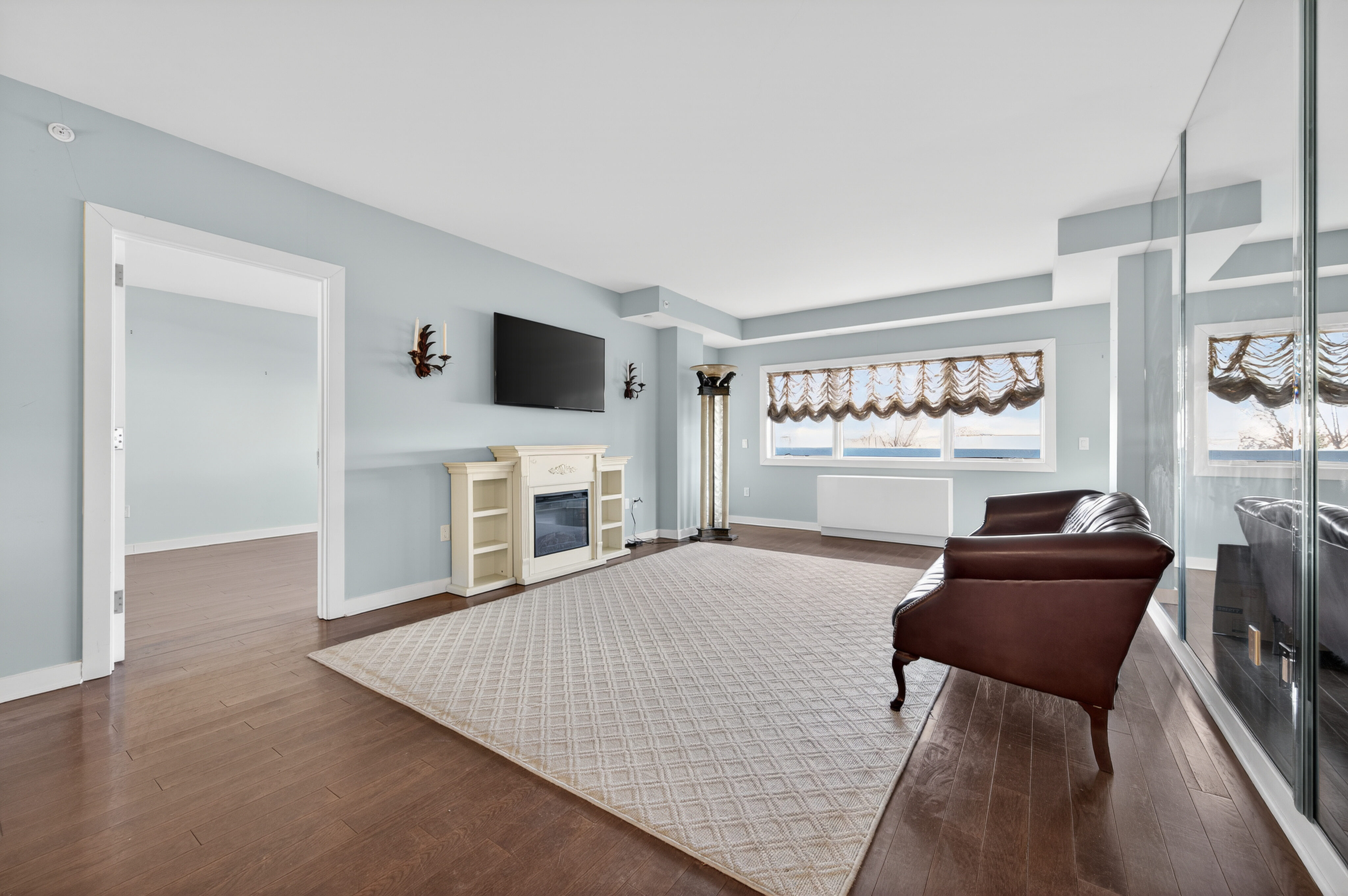 433 Main Street apt 103 